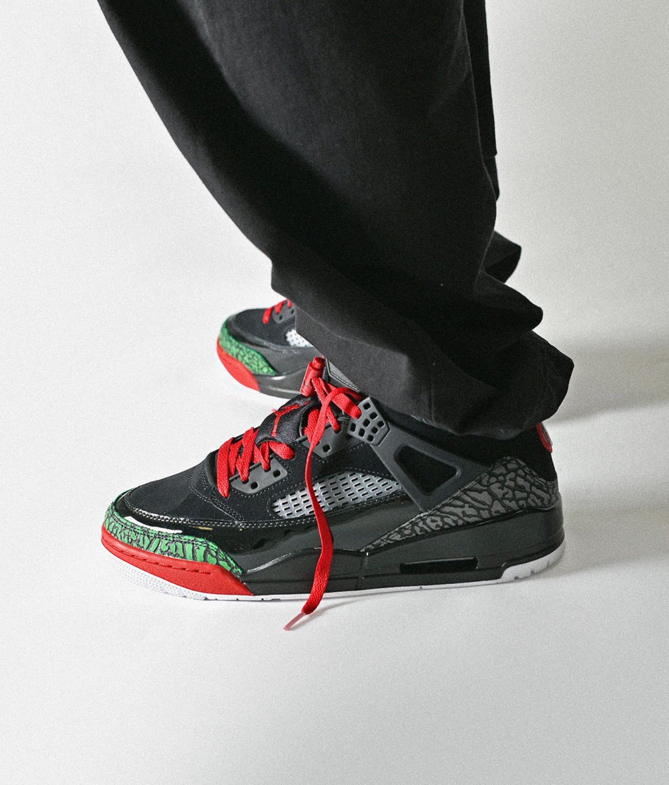 Jordan Spizike Low Black Classic Green White Varsity Red