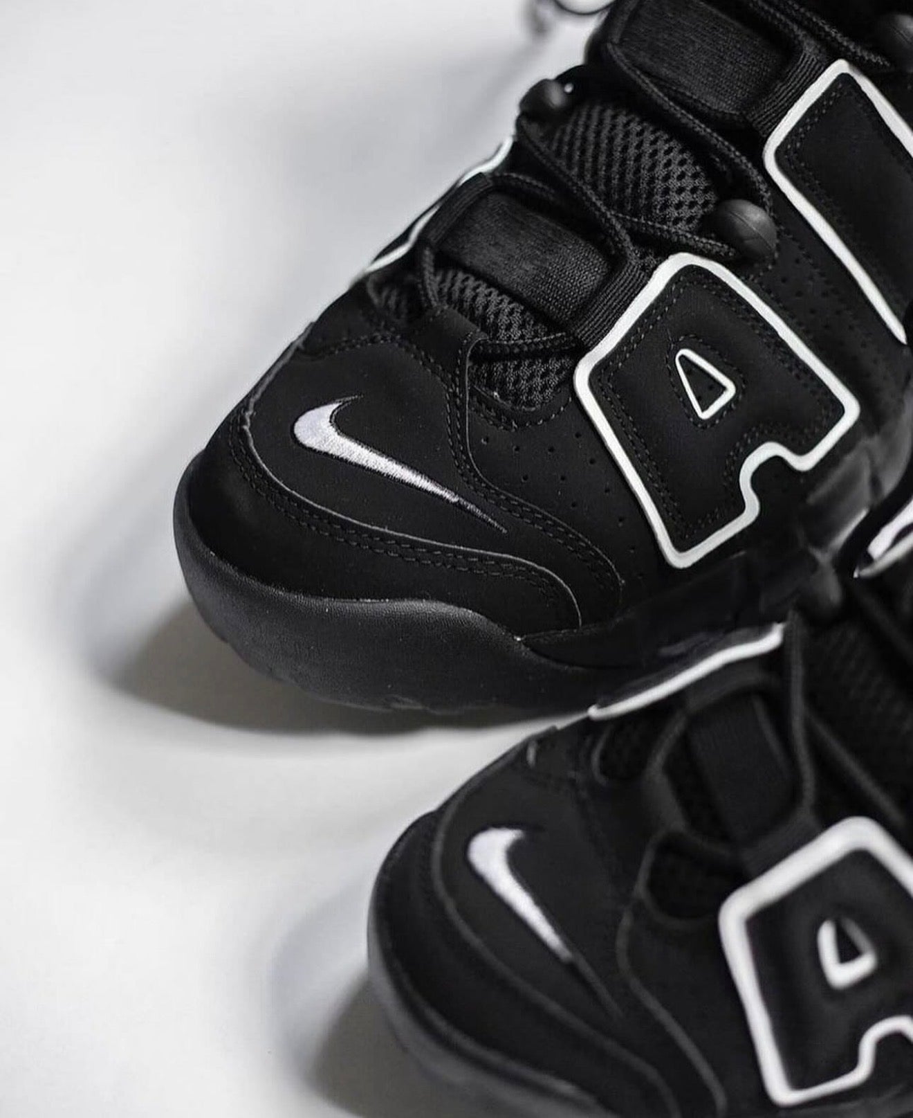 Air More Uptempo Black/White