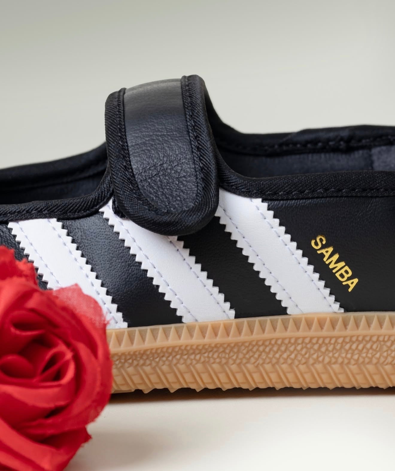WMNs Samba Jane Black White Gum