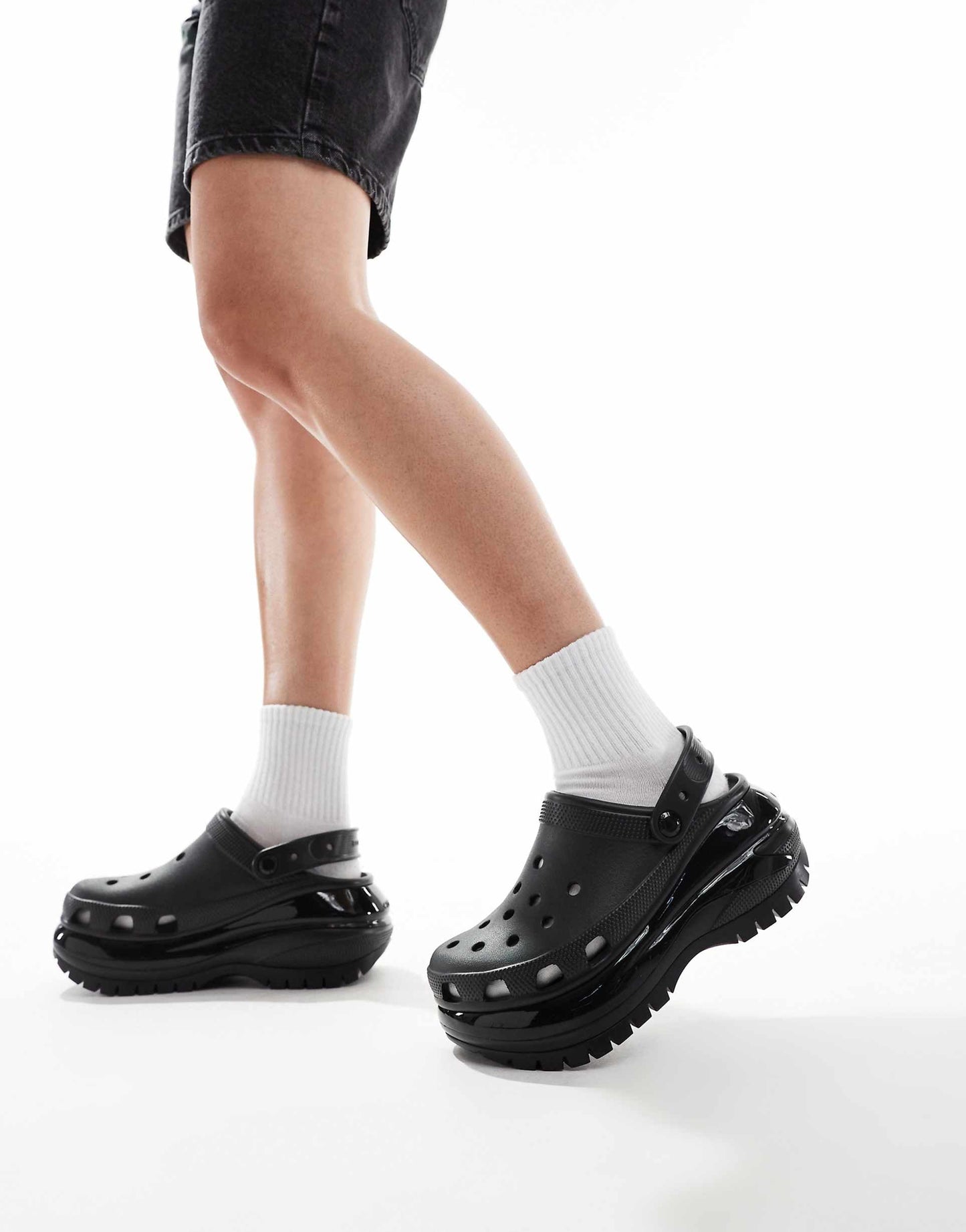 WMNs Crocs Mega Crush Clogs Black