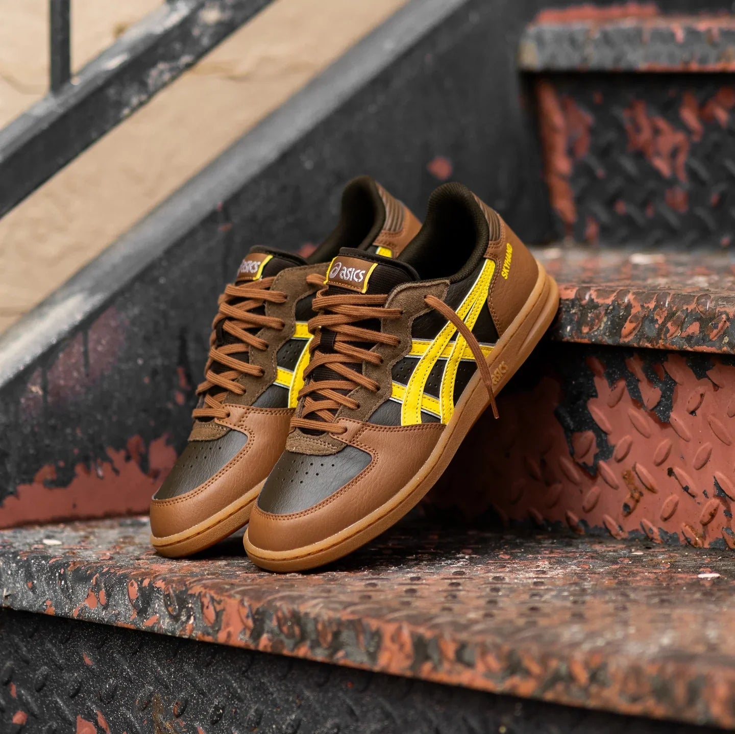 Asics Skyhand OG Black Coffee Tai Chi Yellow