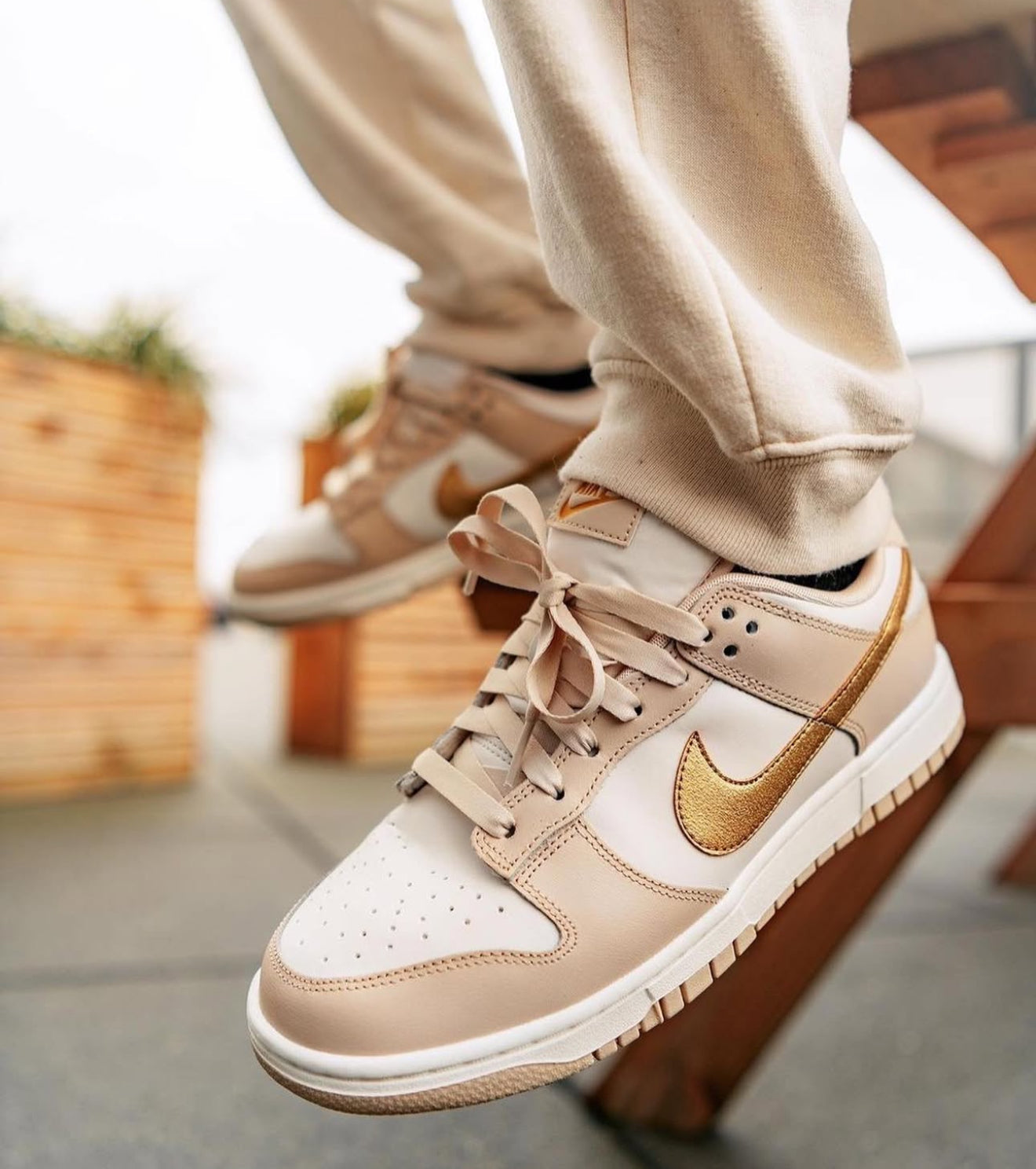 WMNs Dunk Low Phantom Metallic Gold