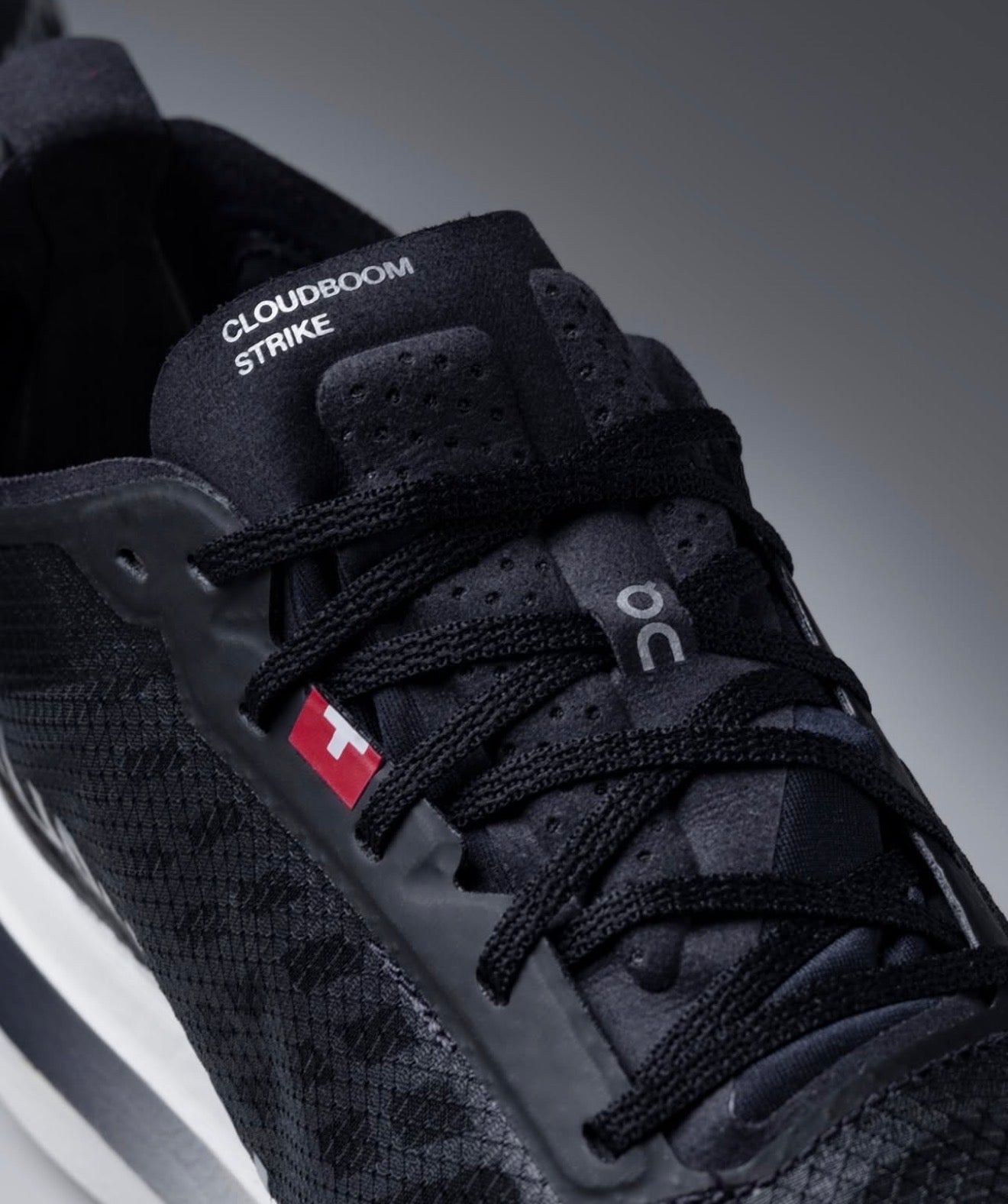 On Running Cloudboom Strike
Black White