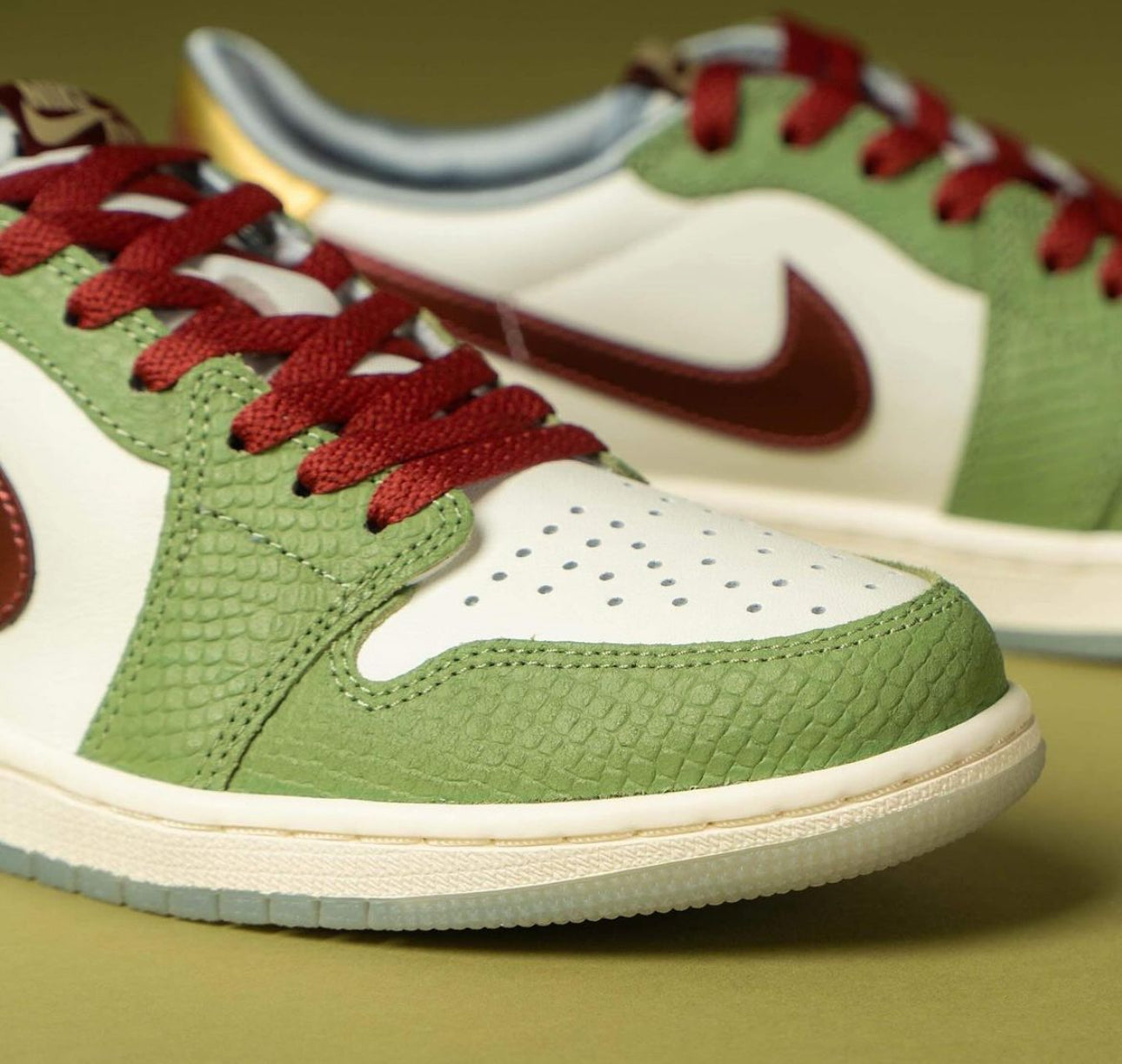 Air Jordan 1 Low Year Of the Dragon