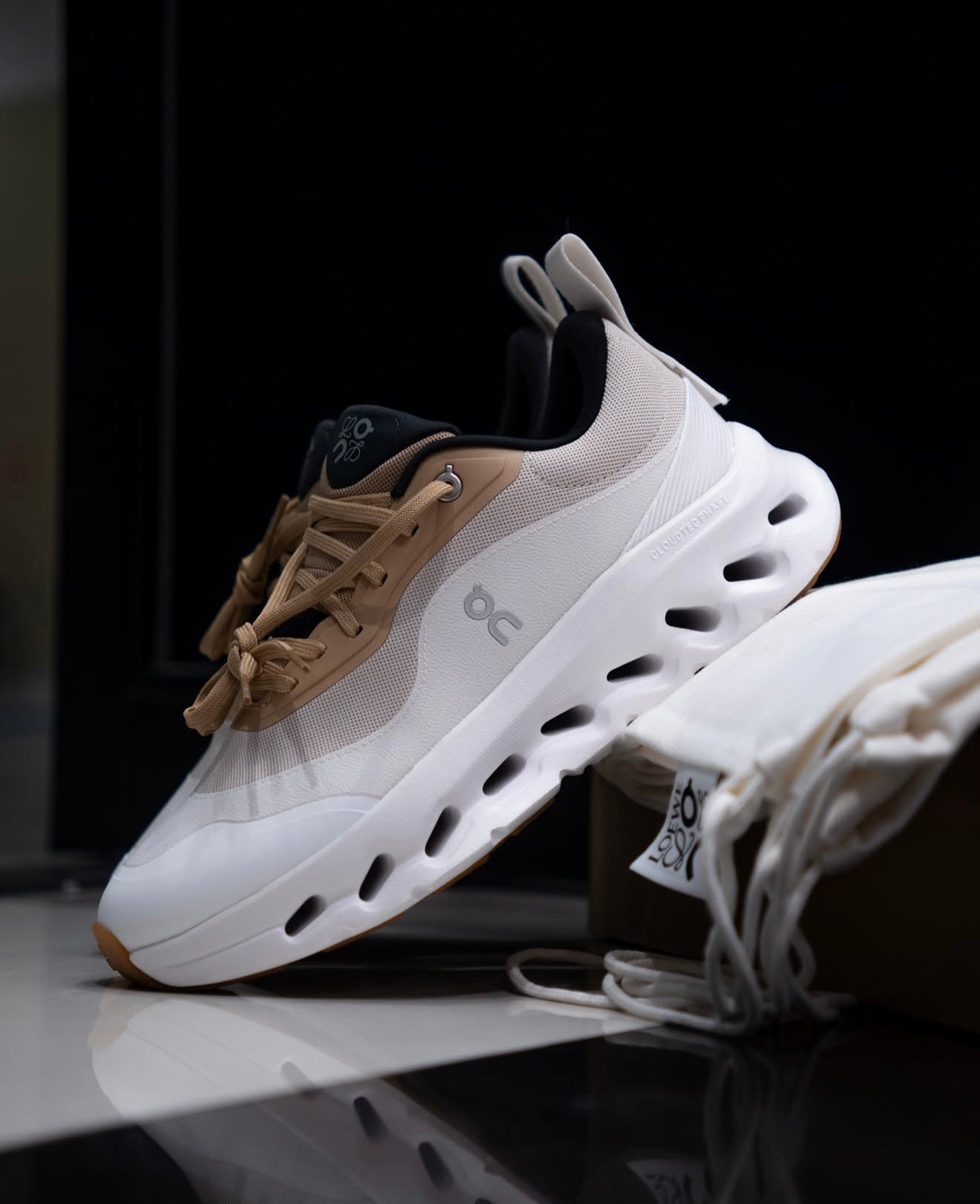 On Running Cloudtilt 2 LOEWE Tan White Gum