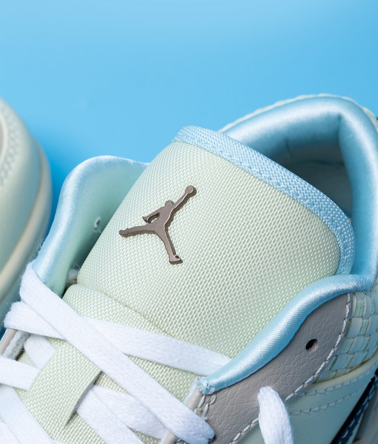 Jordan 1 Low SE Sanddrift Glacier Blue