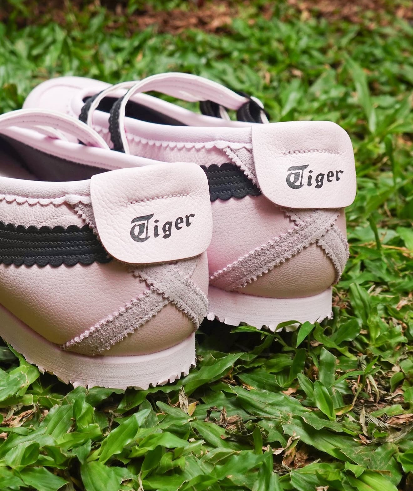 WMNs Mexico 66 TGRS Crystal Pink / Graphite Grey