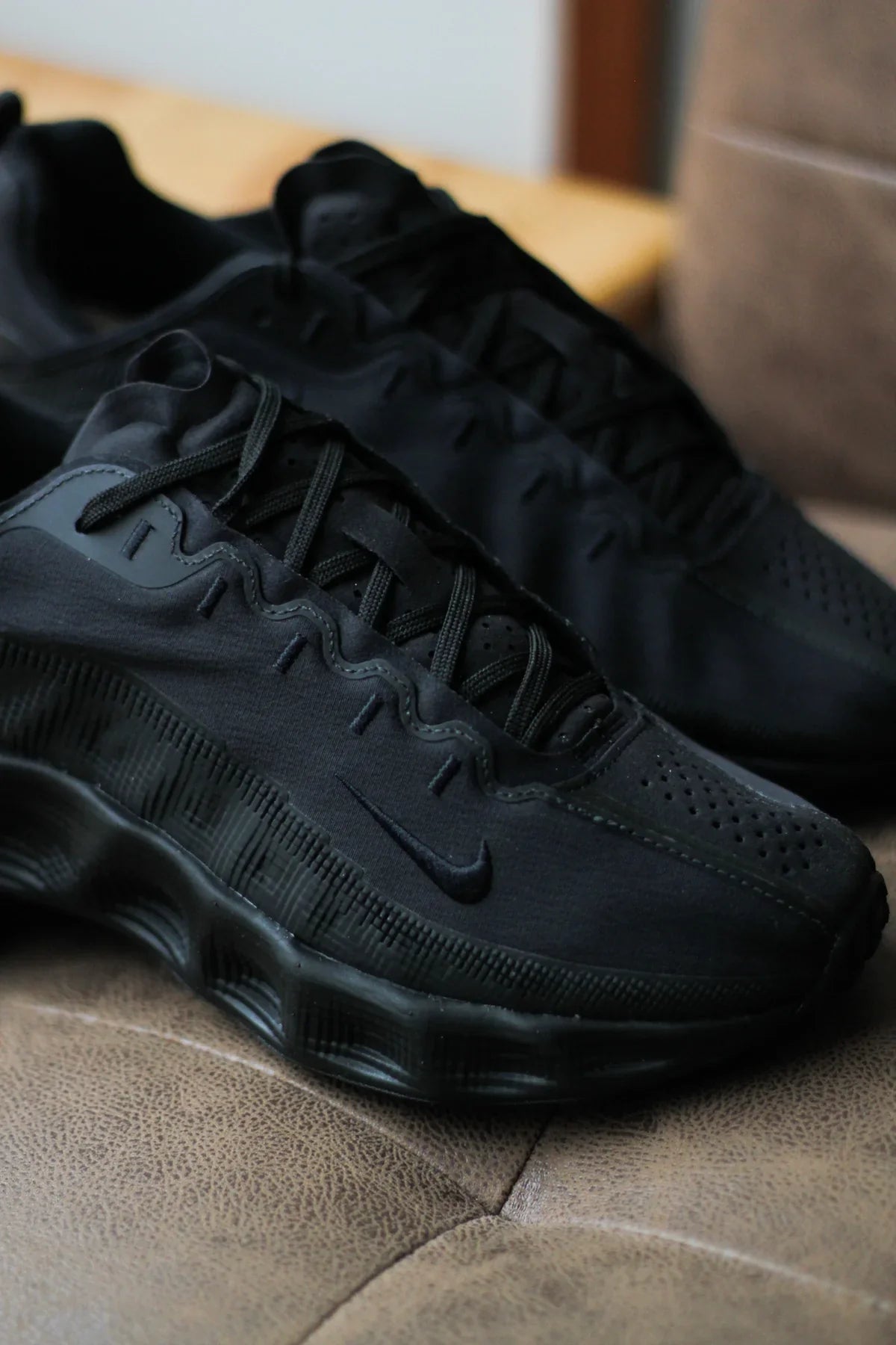 Ava Rover Triple Black