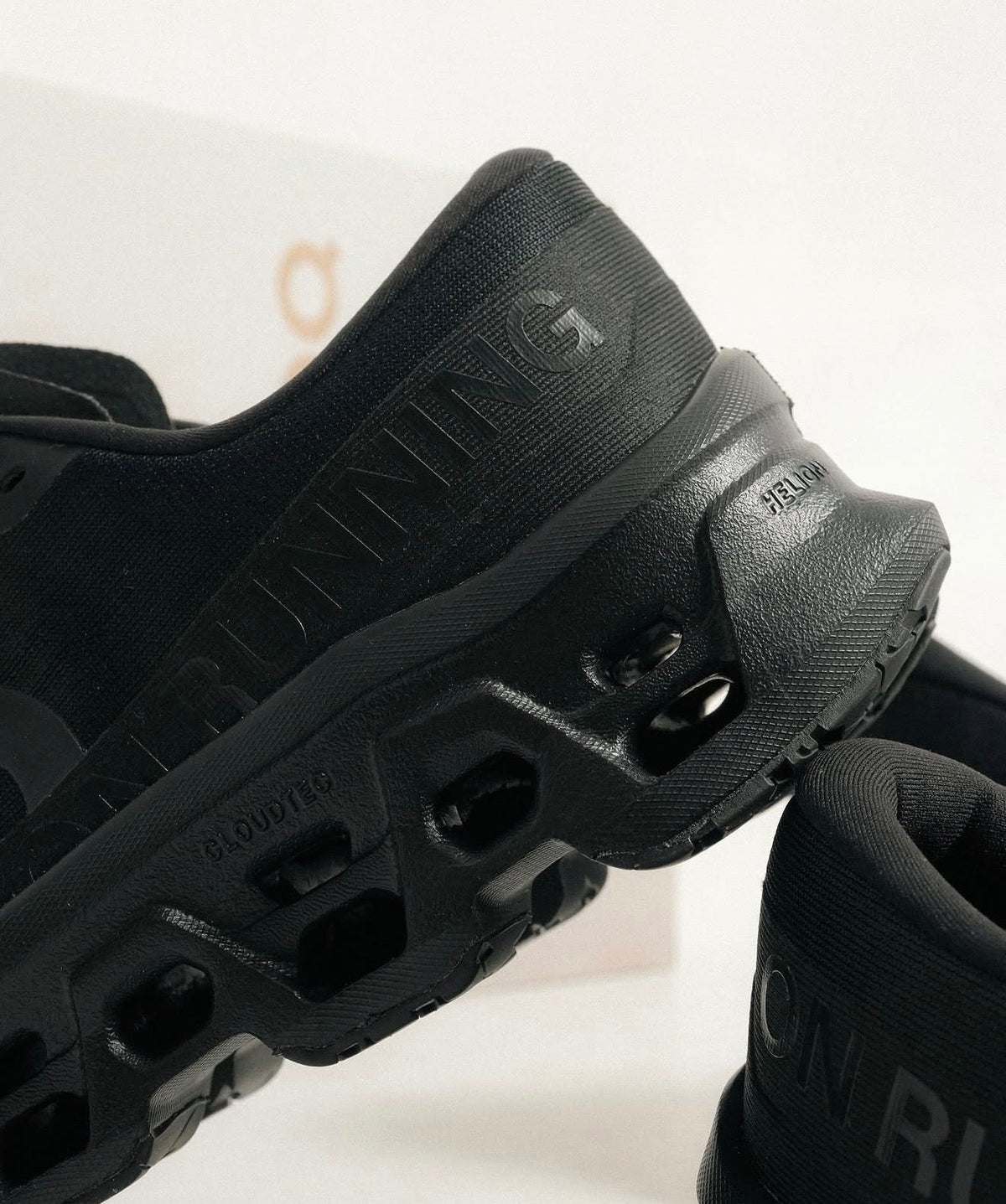 On Running Cloudmonster 3 Black