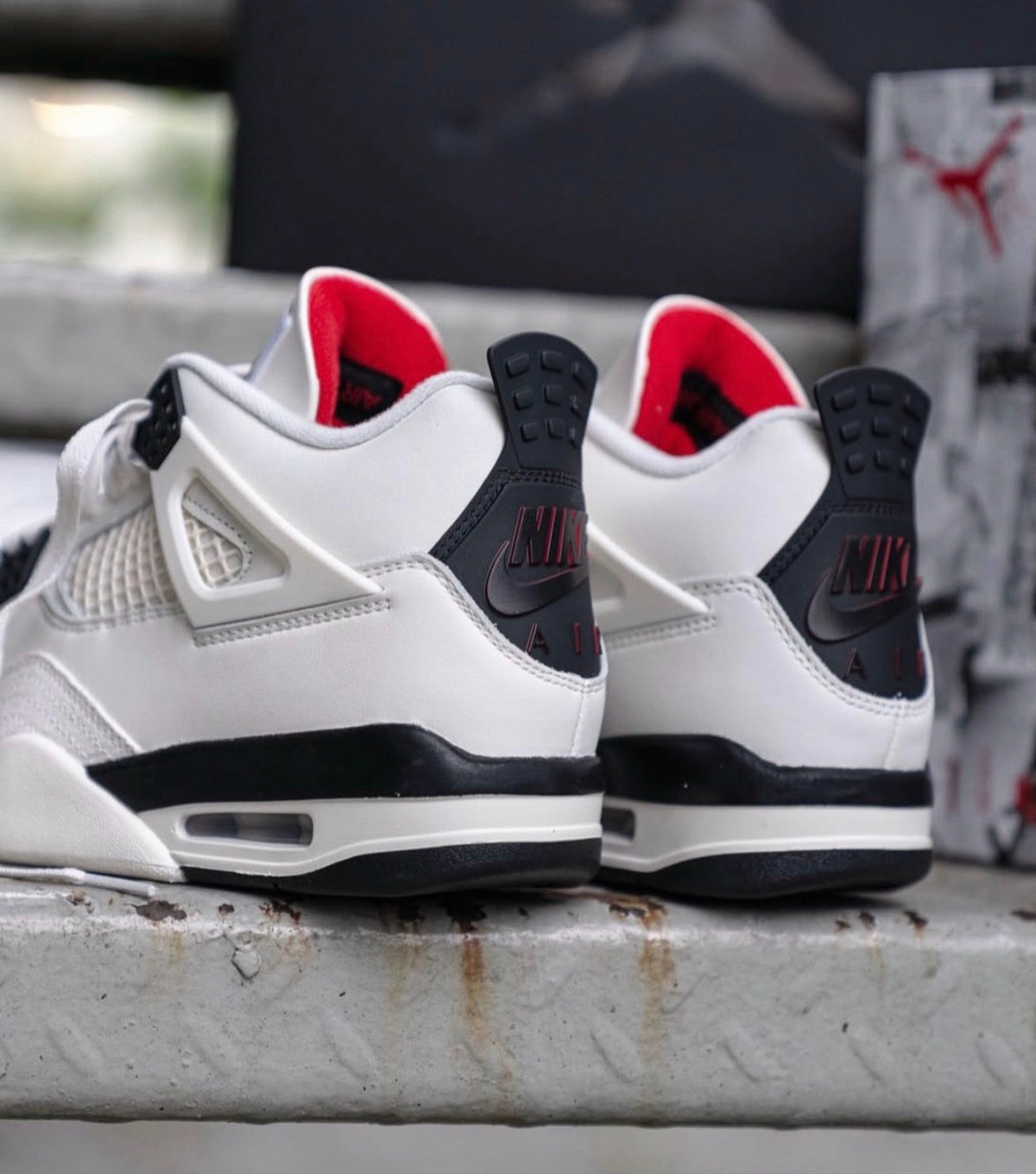 Air Jordan Retro 4 Flight Club