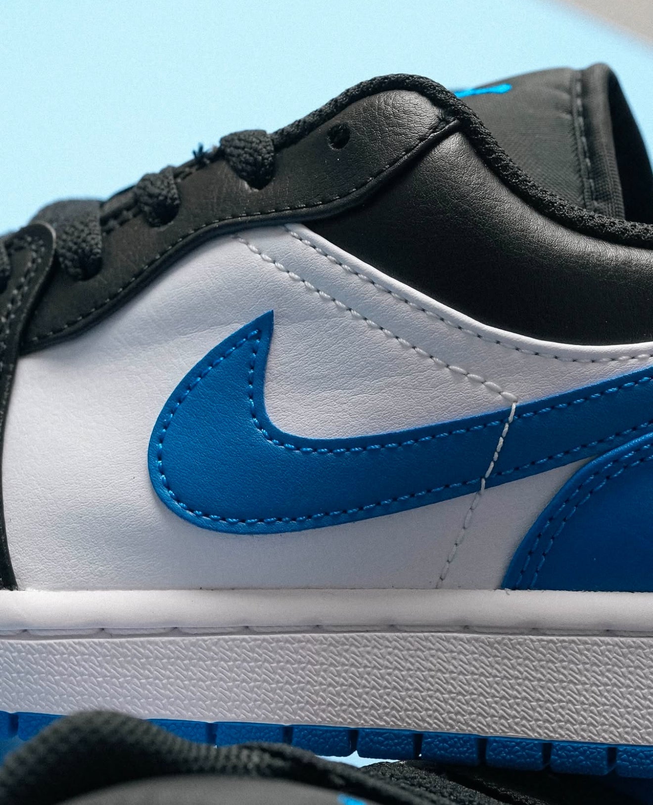 Air Jordan 1 Alternate Royal Toe