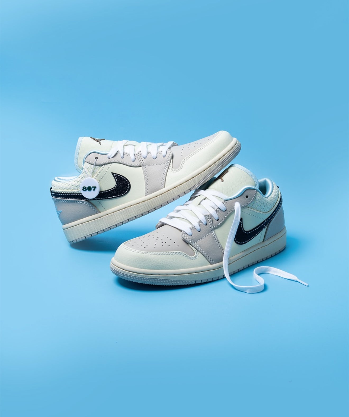 Jordan 1 Low SE Sanddrift Glacier Blue
