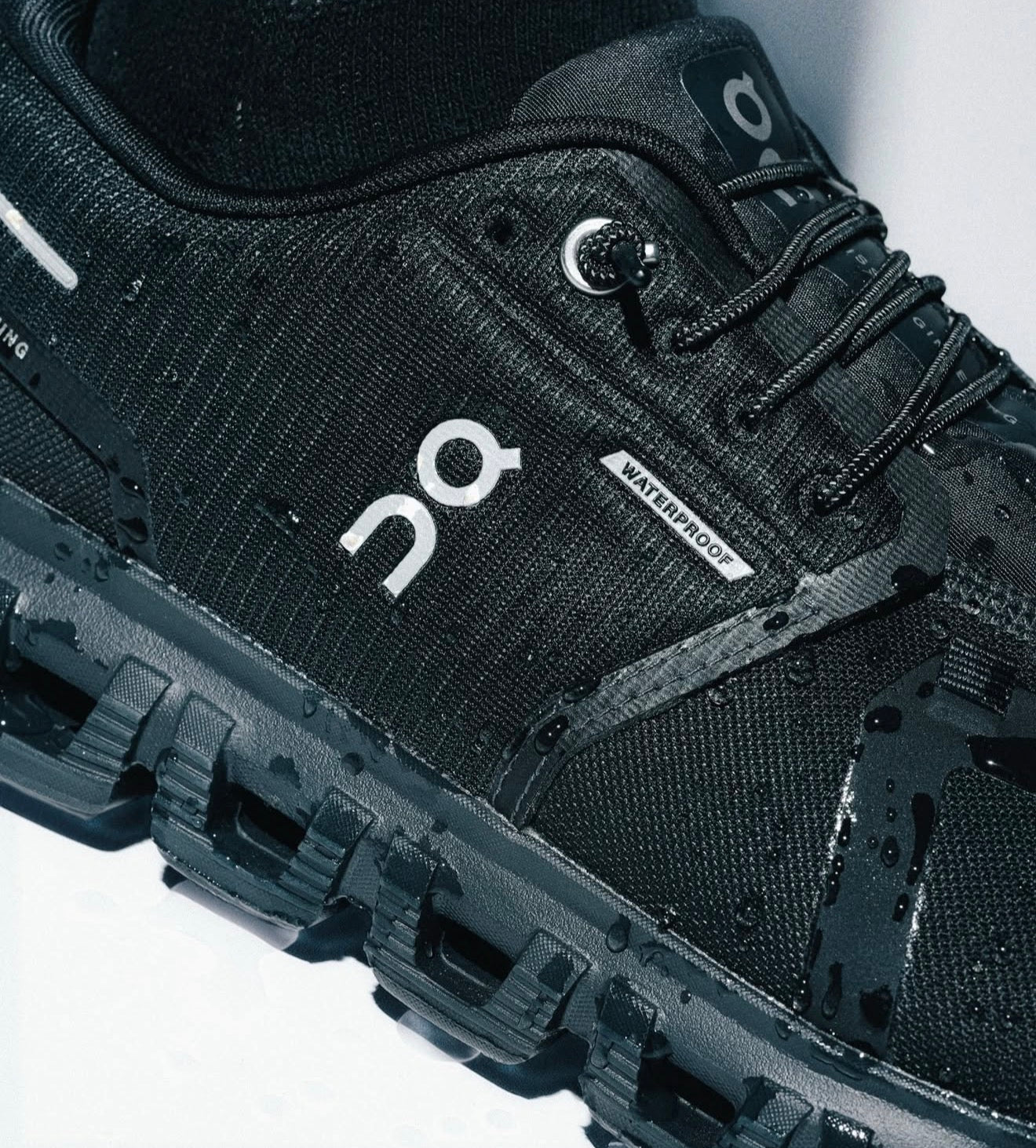 On Running Cloud 6 Waterproof Black