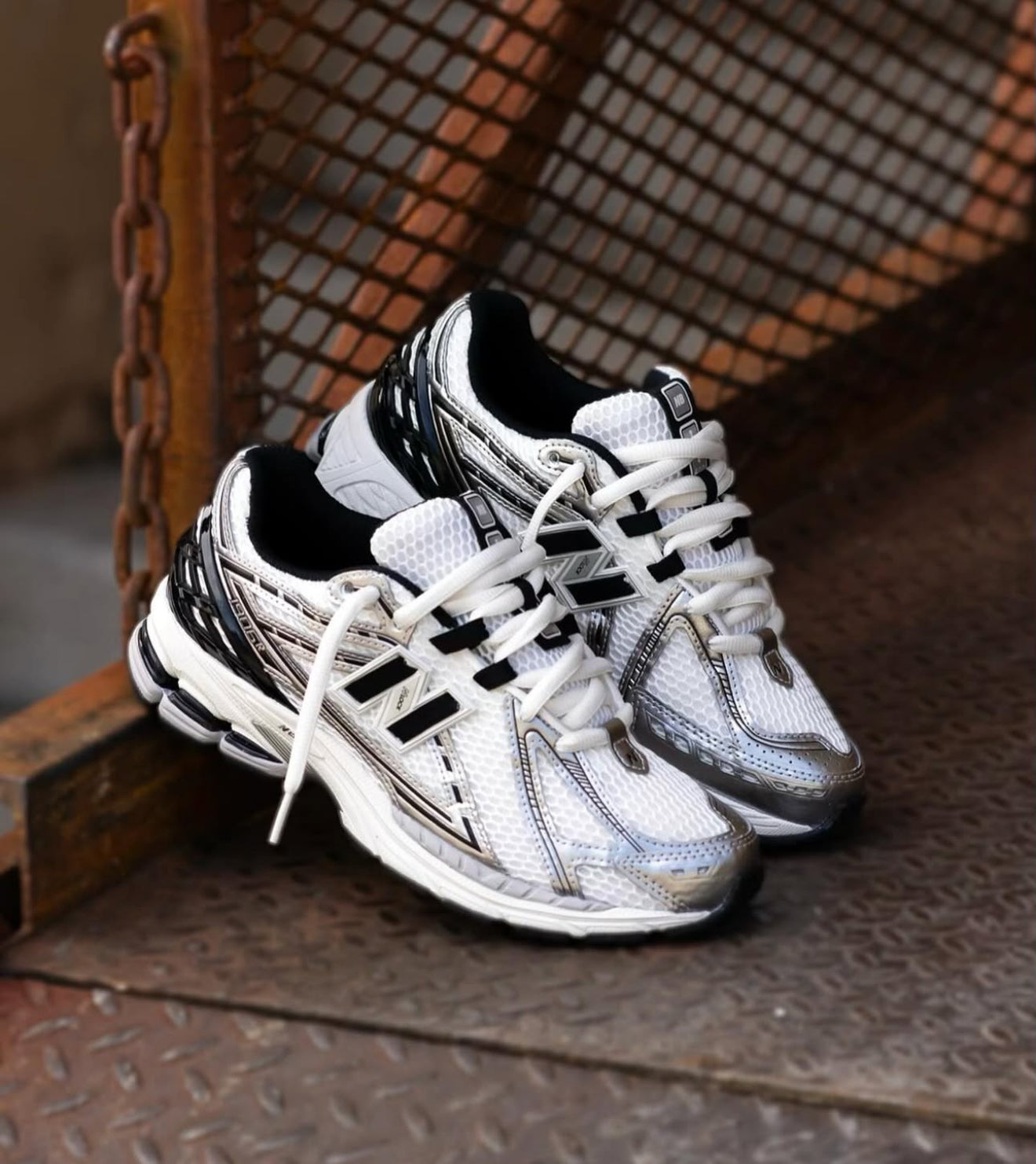 NB Balance 1906R Silver Black