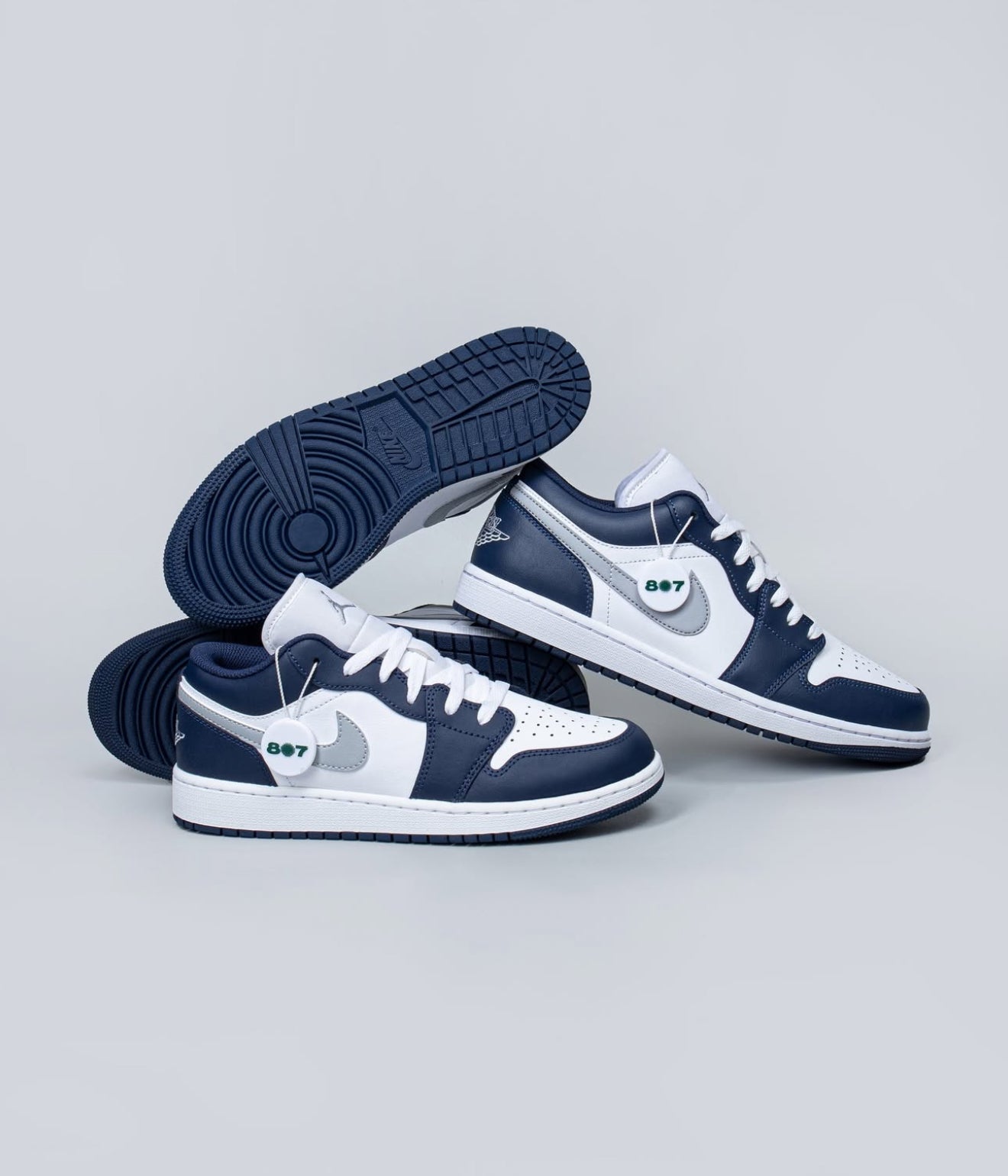 Air Jordan 1 Low Wolf Grey Midnight Navy