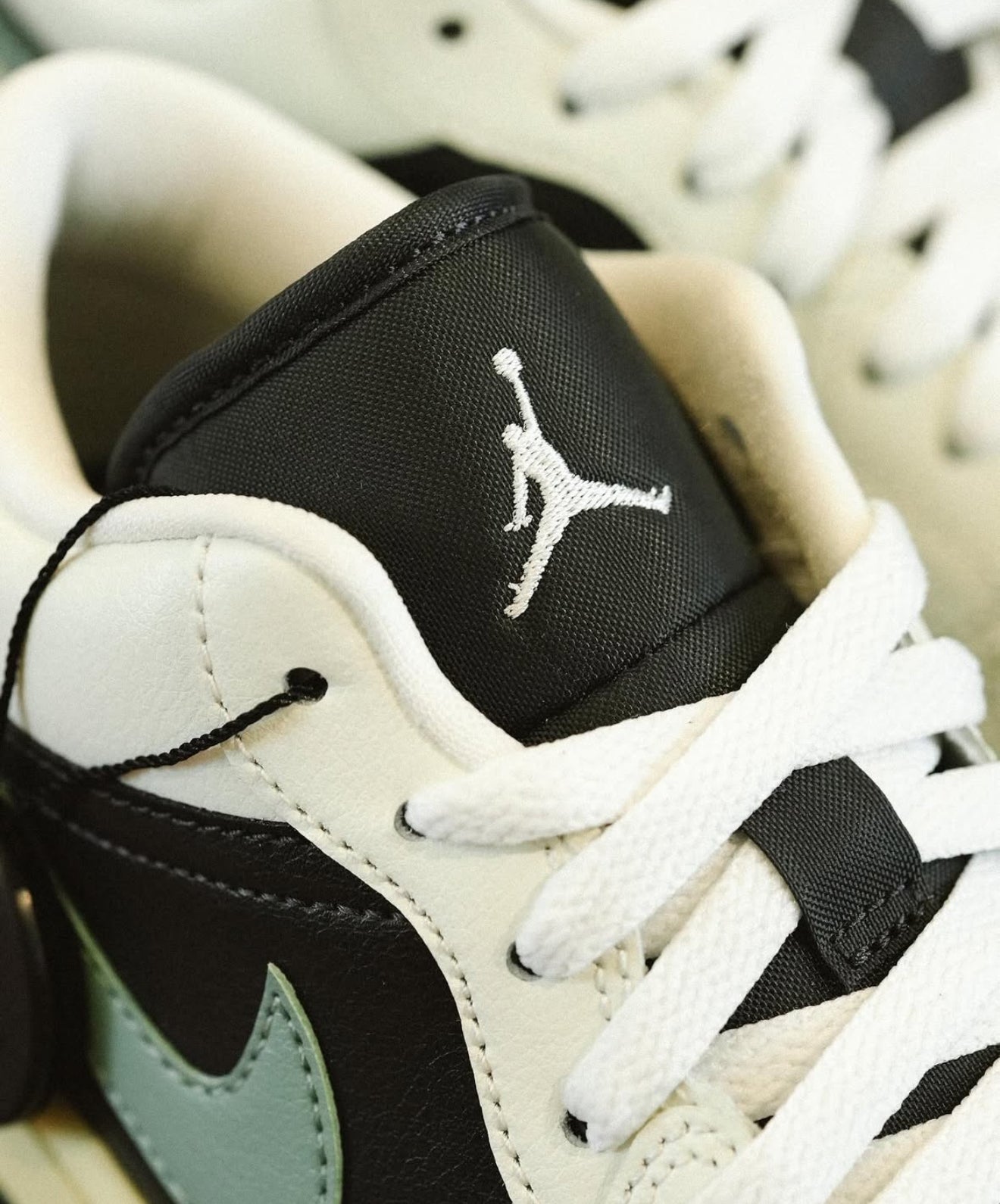 Air Jordan 1 Low Jade Smoke