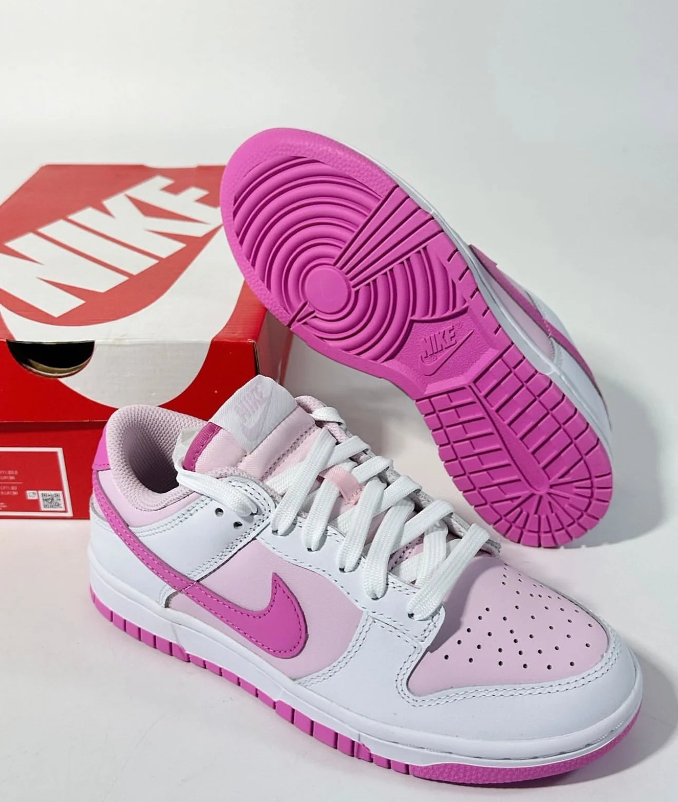 WMNs Dunk Low Pink Foam