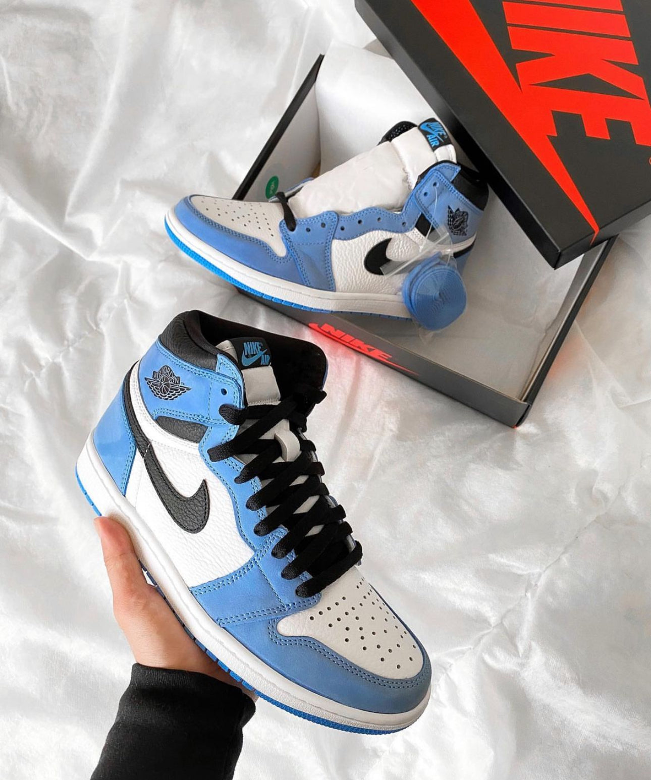 Air Jordan Retro 1 High UNC “University Blue”