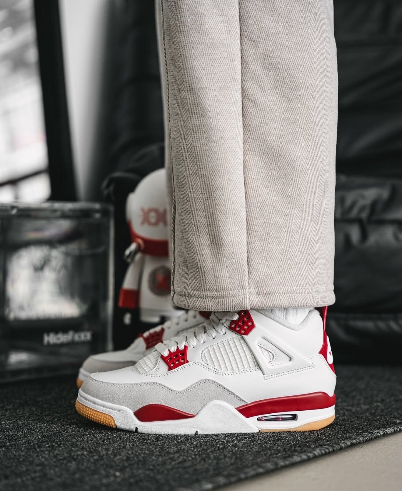 Air Jordan 4 Retro SB Varsity Red