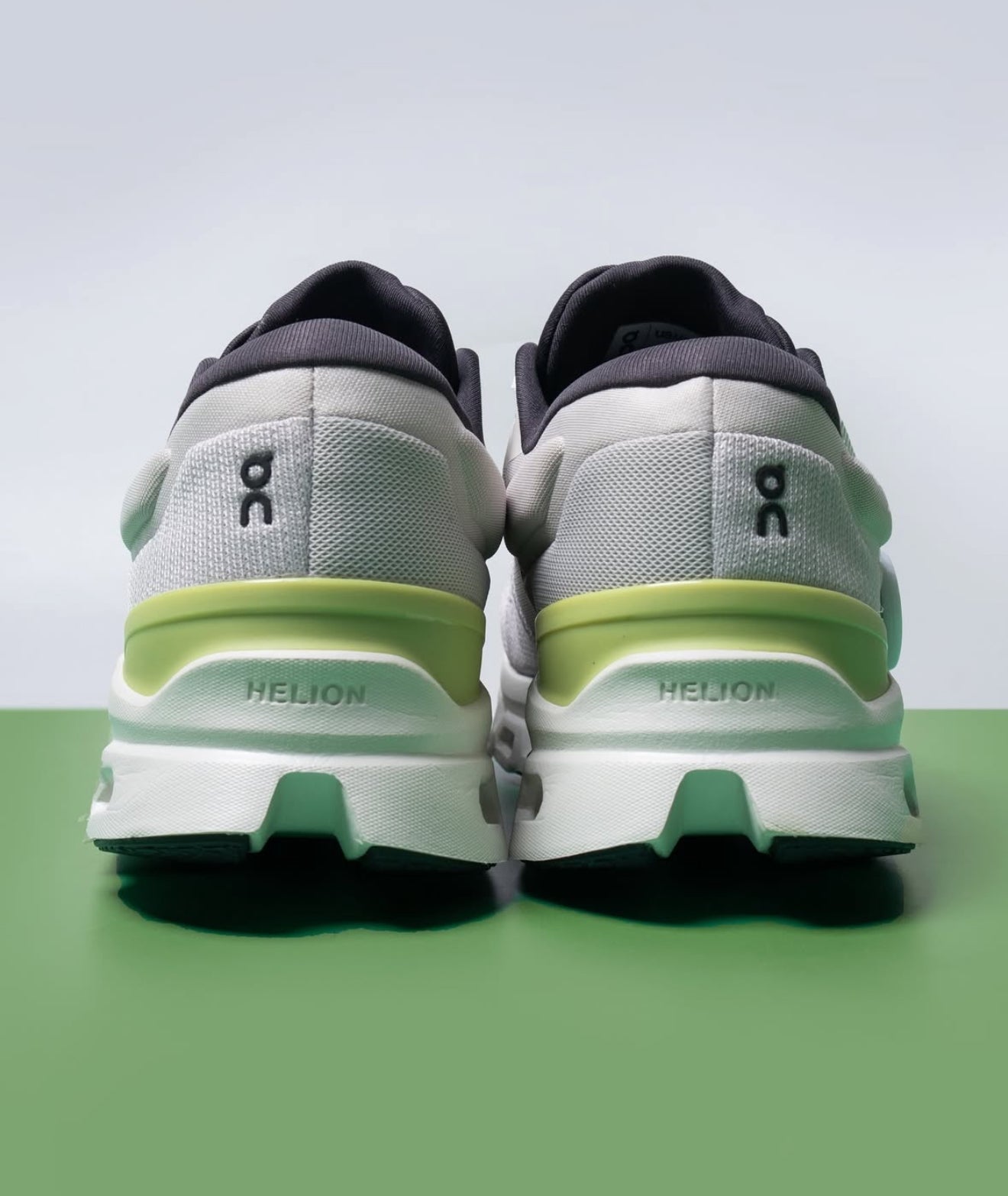 On Running Cloudstratus 3 Pearl Ivory