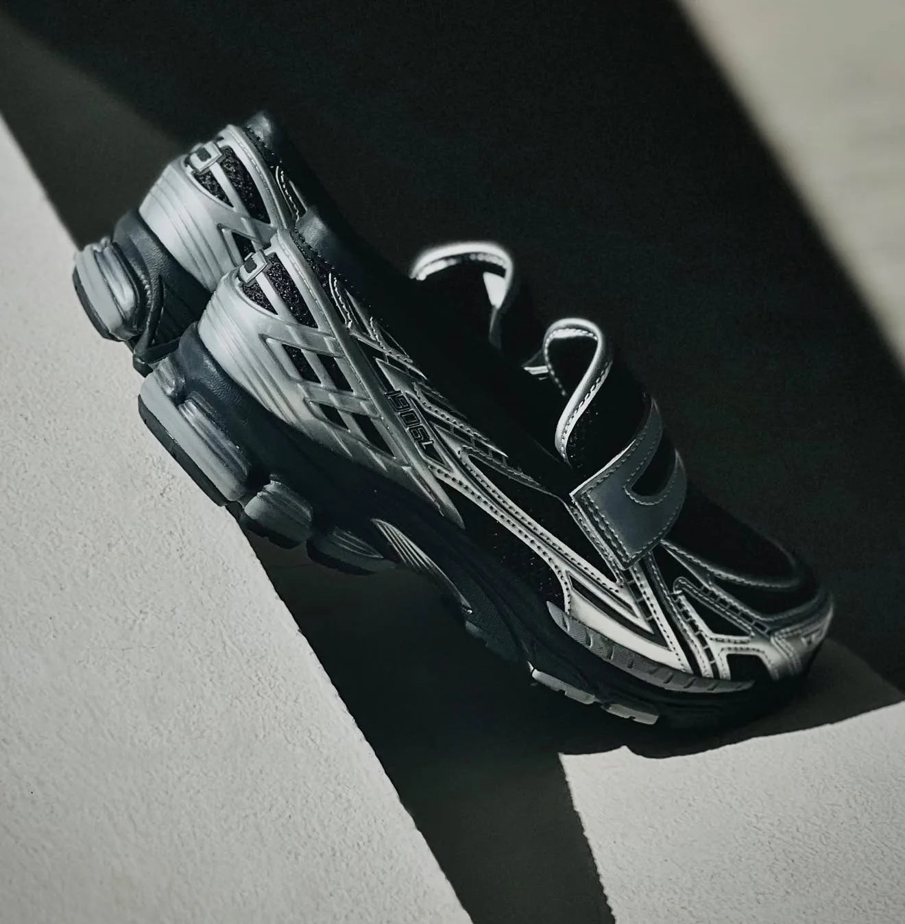 New Balance 1906L Silver Metallic Black