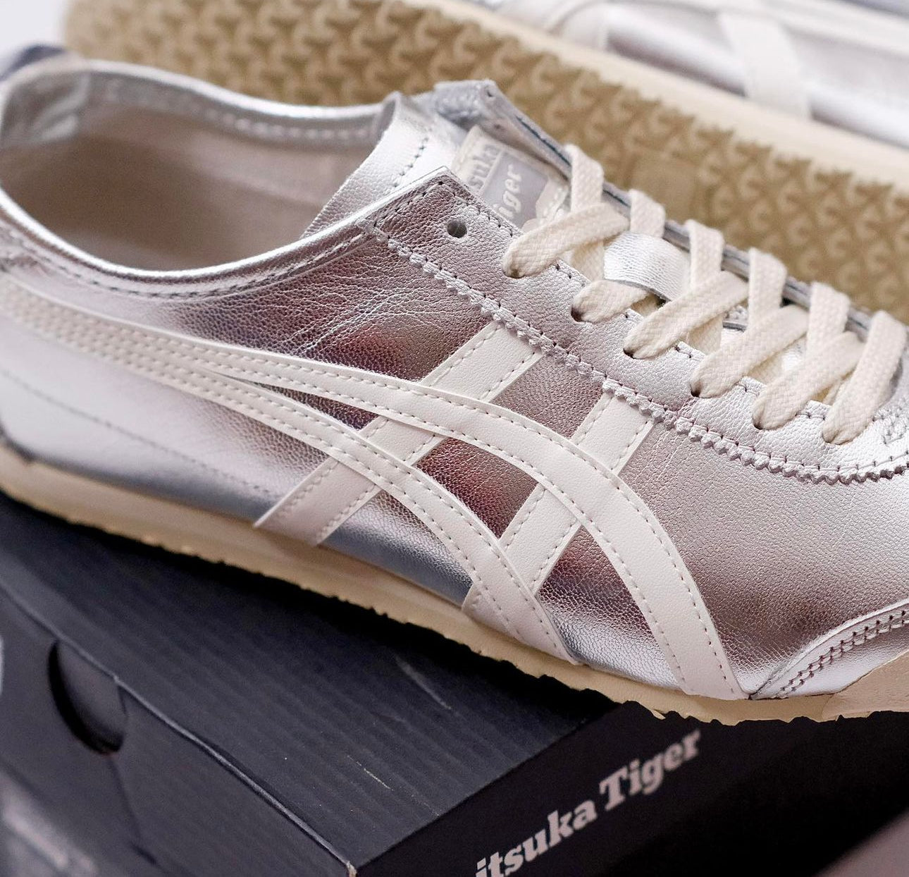 WMNs Mexico 66 Silver White