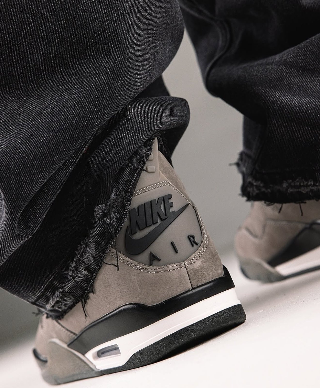 Air Jordan 4 Retro Cave Stone