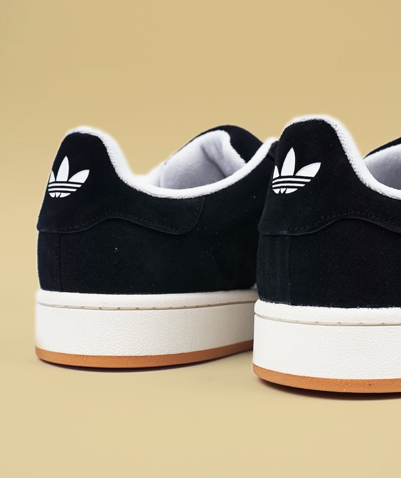 Campus 00s “ Black / White “