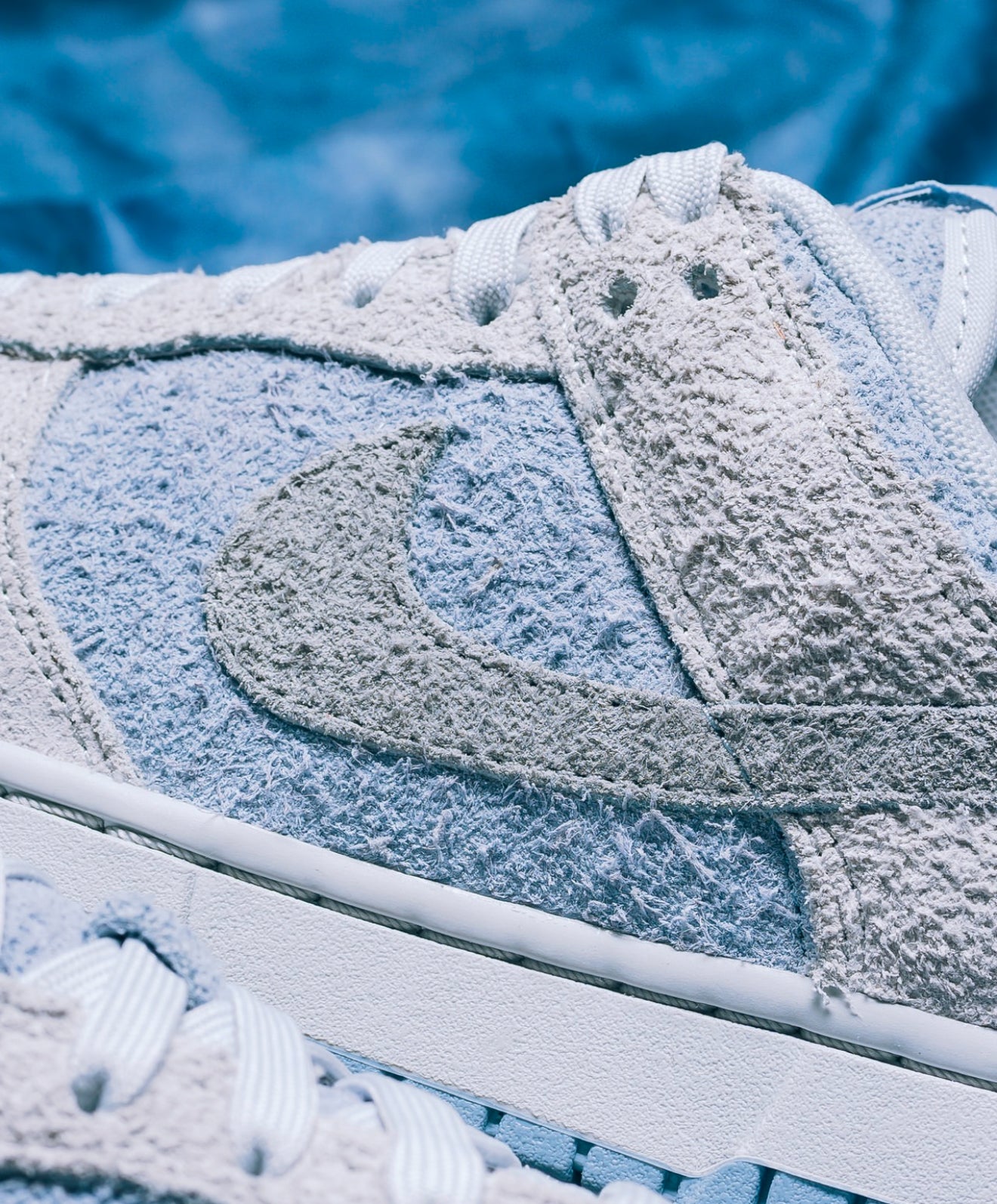 Dunk Low Light Armory Blue Photon Dust