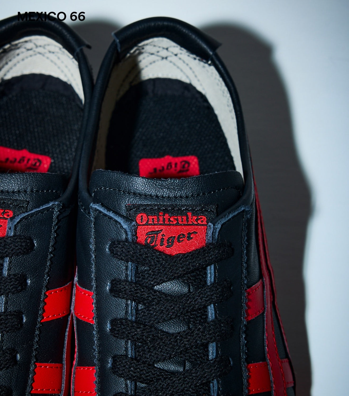 WMNs Mexico 66 Lace Up Black Classic Red