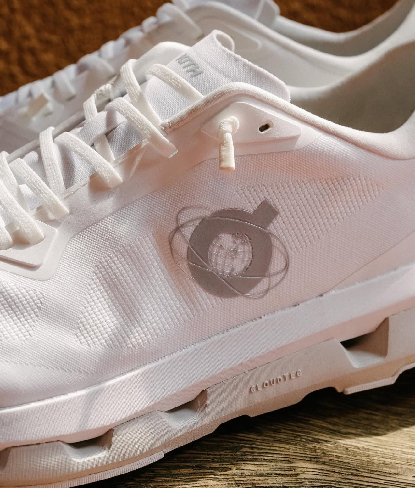 On Running Cloudzone Kith White Ice