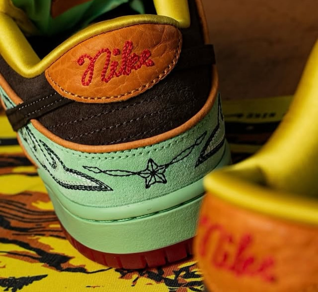 SB Dunk Low Rodeo Tourmaline