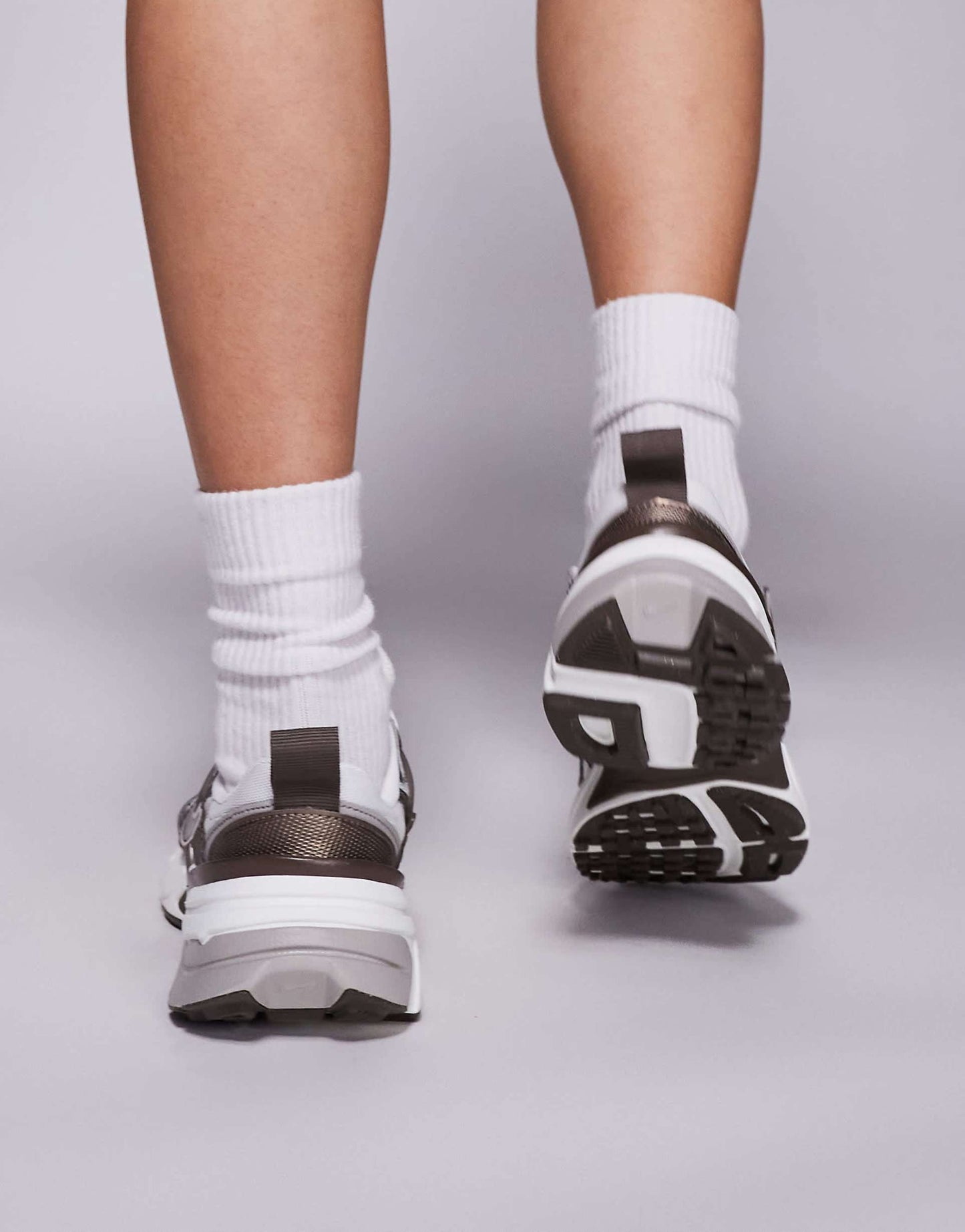 WMNs V2K Run Mink Brown Summit White College Grey Ironstone