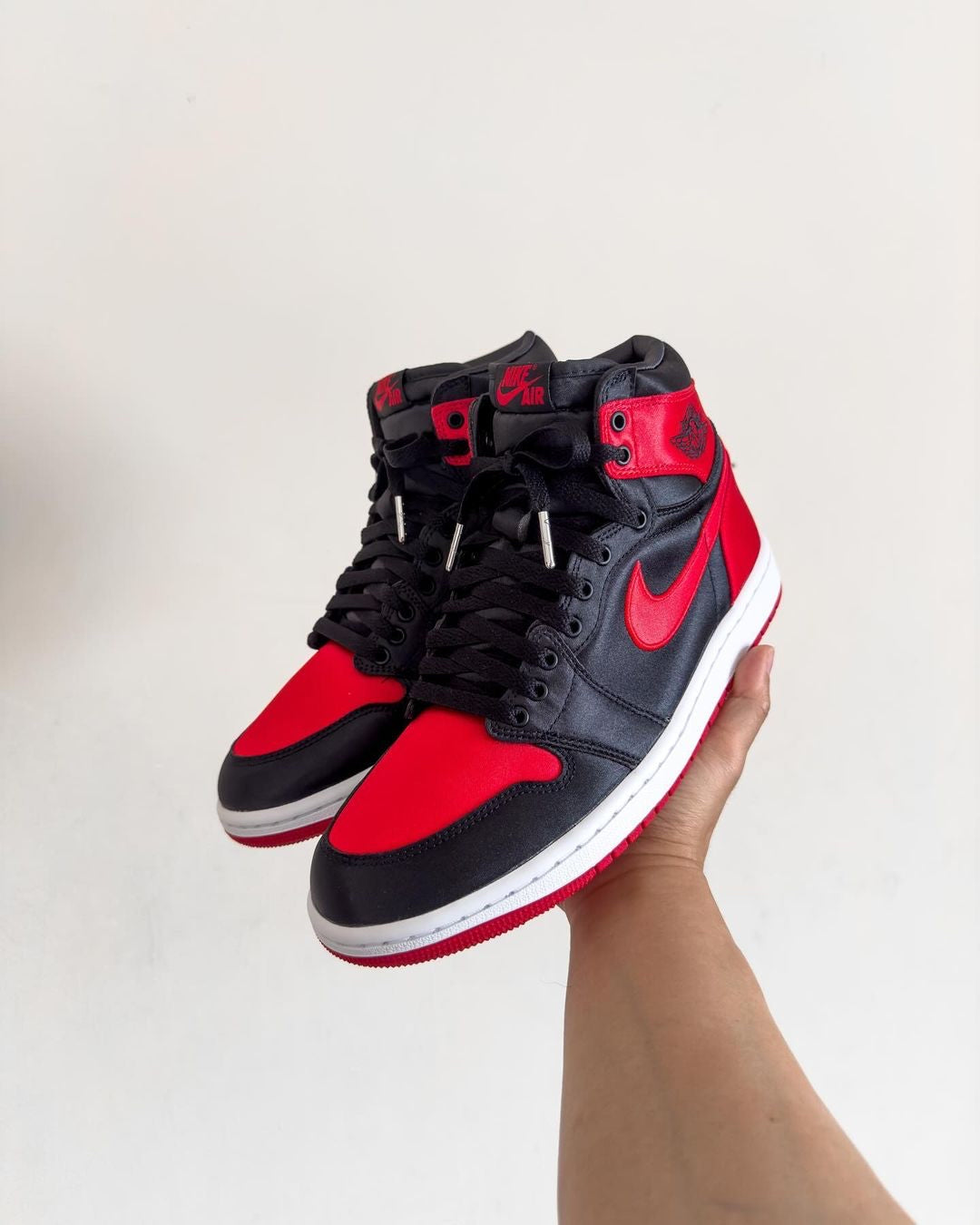 Air Jordan 1 High Satin Bred