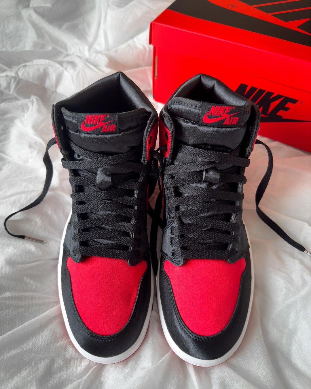 Air Jordan 1 High Satin Bred