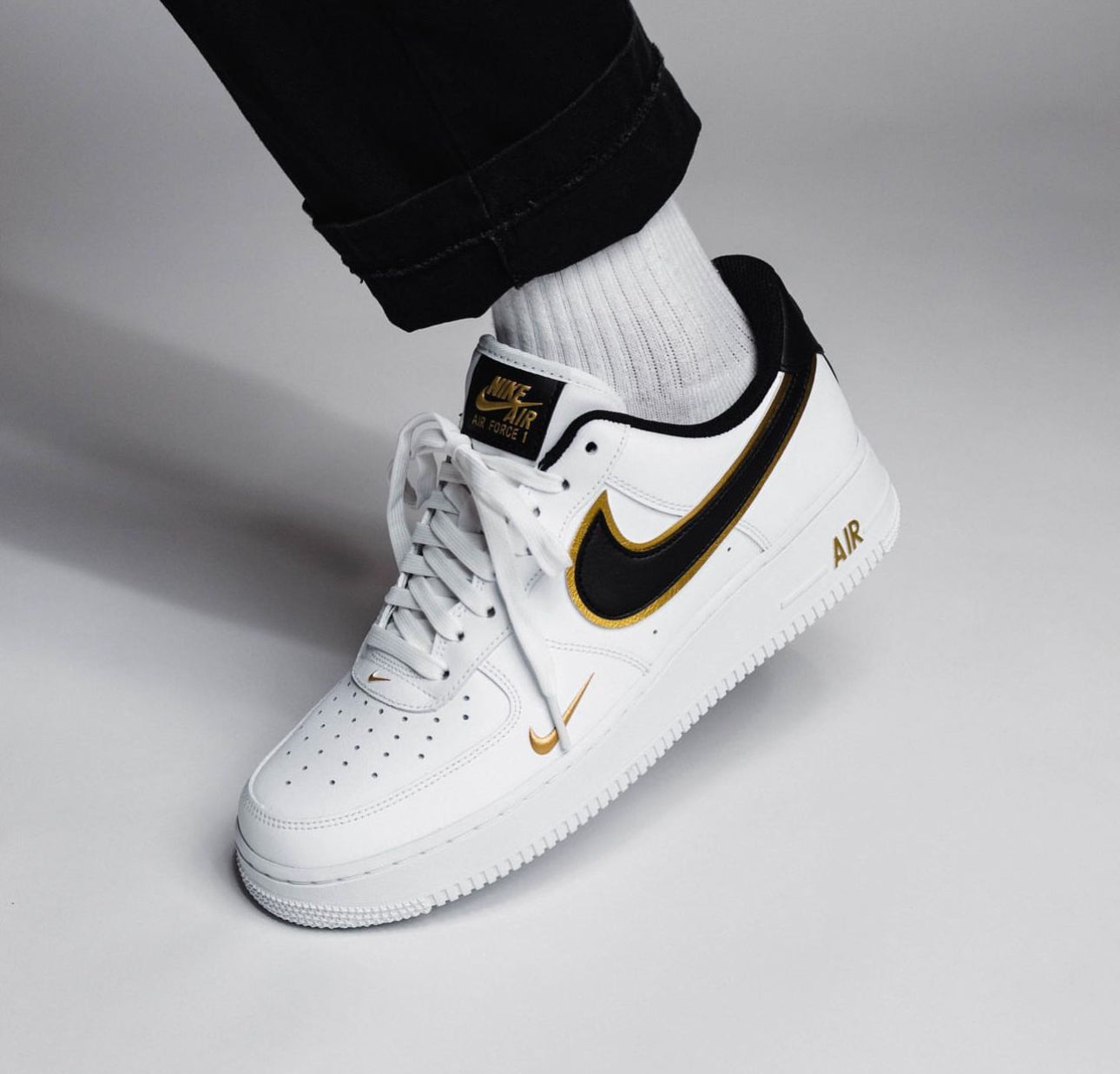 Airforce 1 Low LV8 Double Swoosh Metallic Swoosh