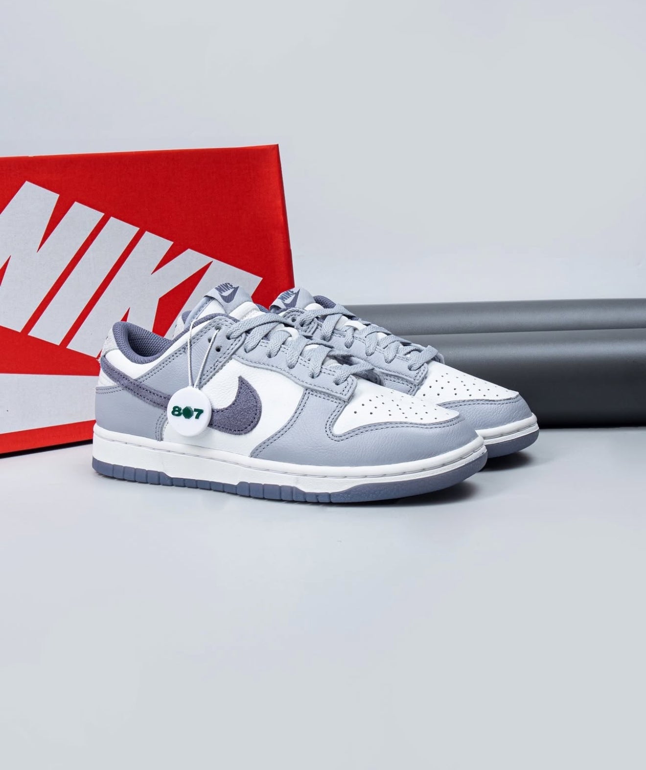 Dunk Low SE Light Carbon