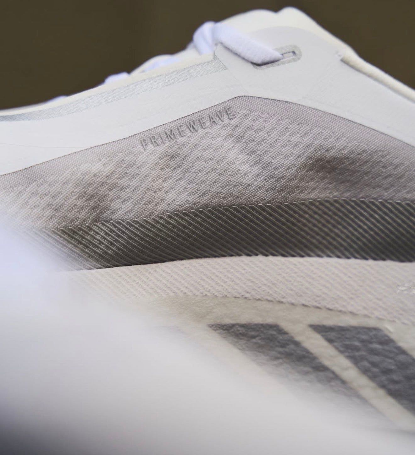 Hyperboost Edge White Light Solid Grey