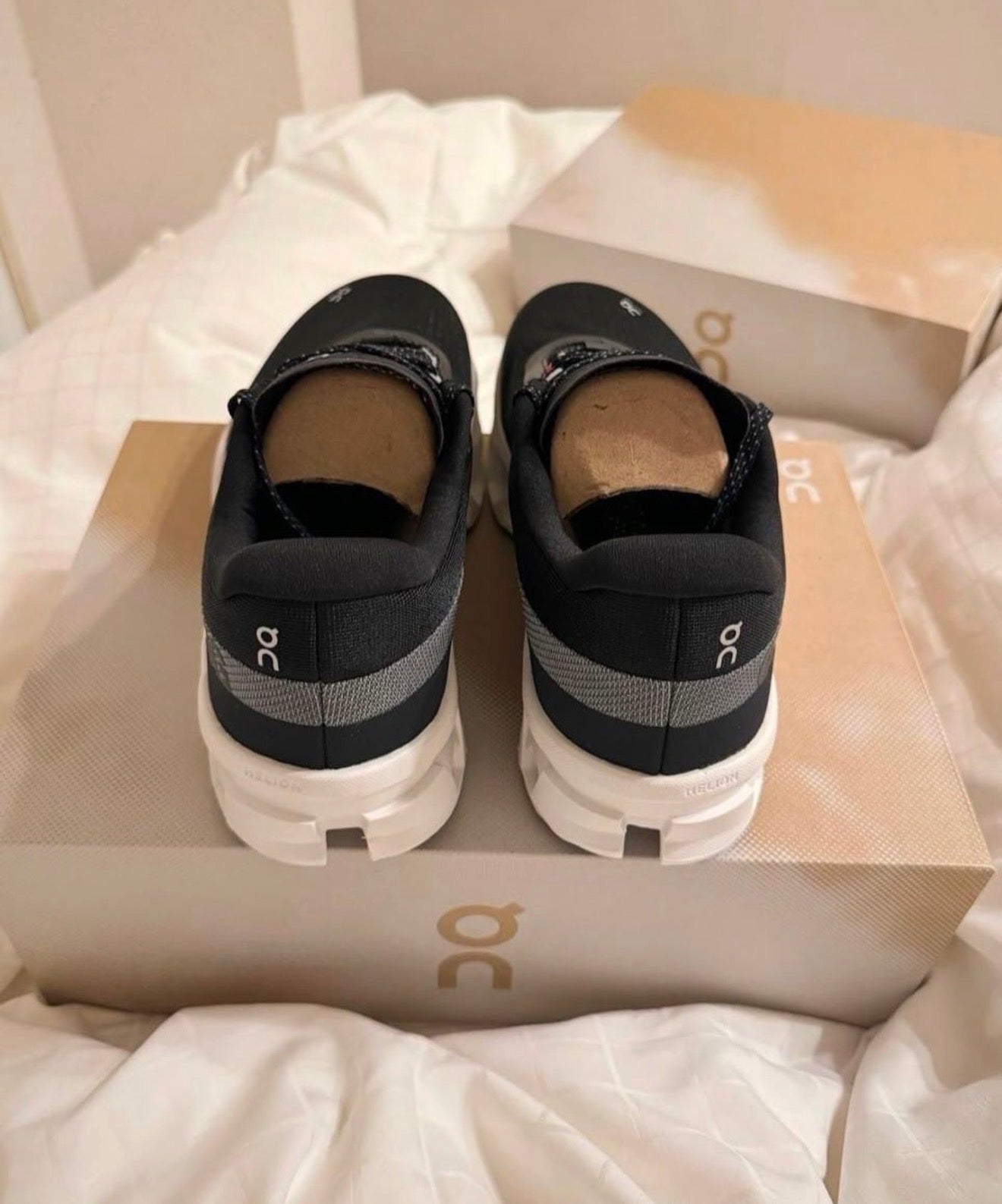 On Running Cloud Monster 2.0 Black Frost