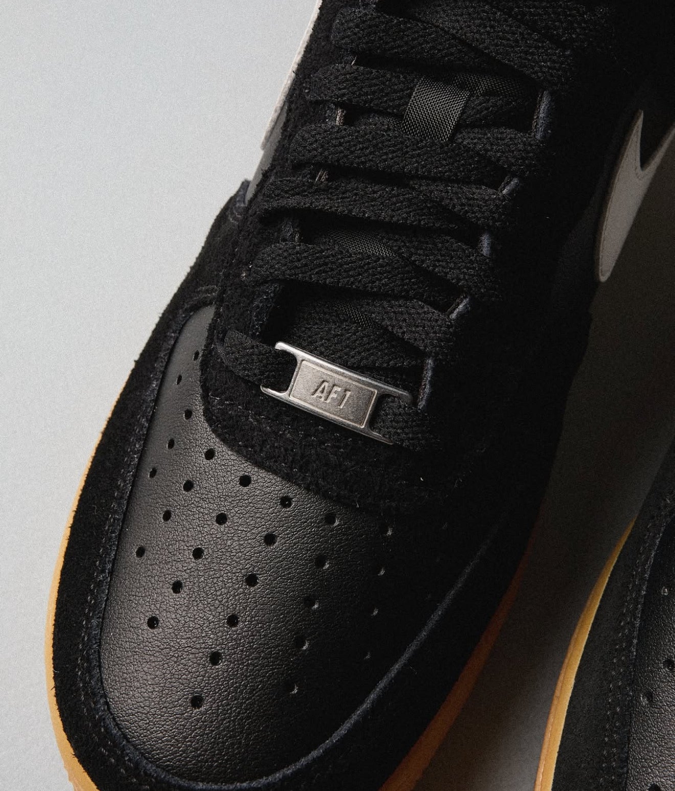 Airforce 1 Low '07 LV8 Black Summit White Gum