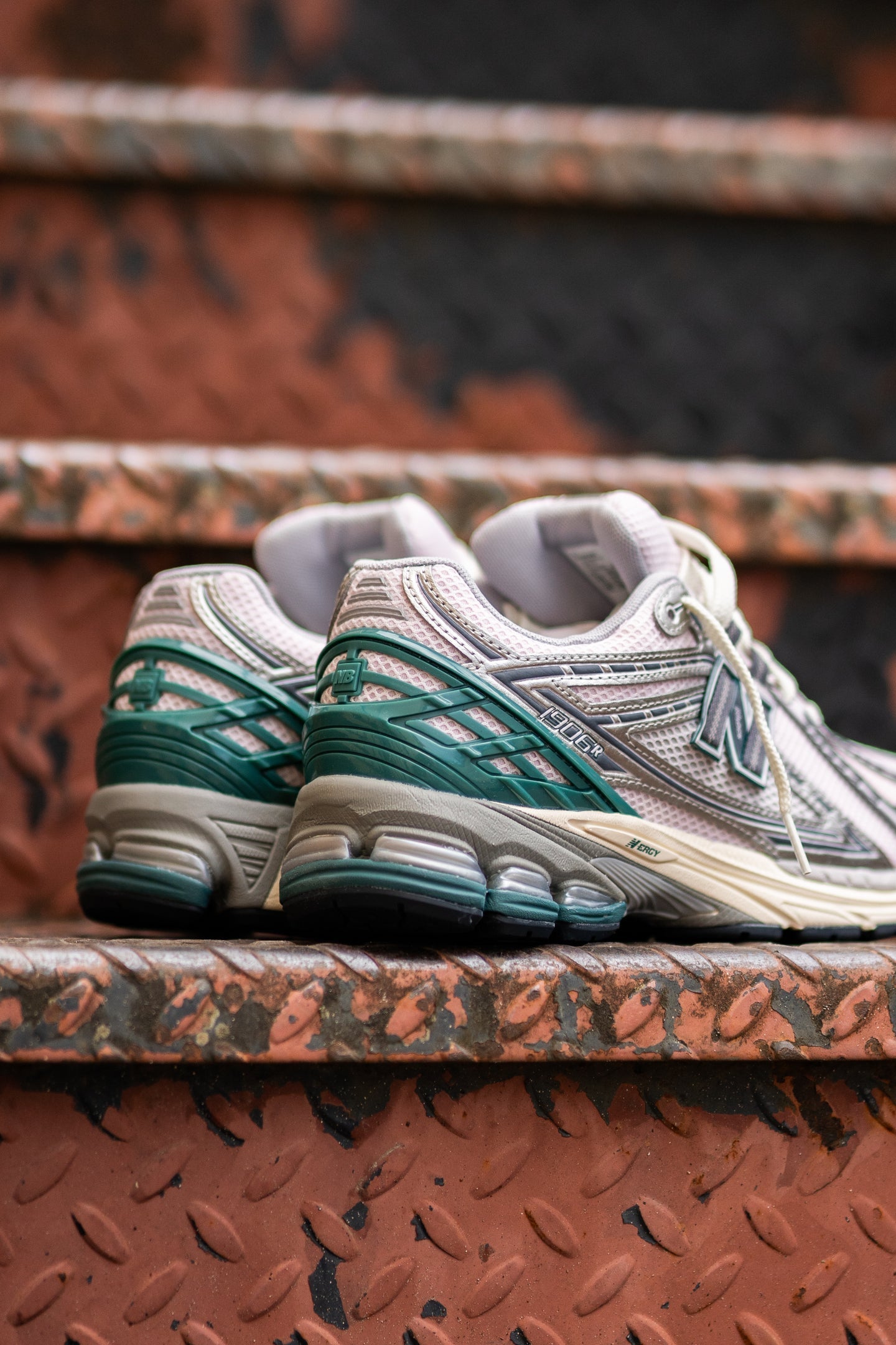 New Balance 1906R Granite Metallic