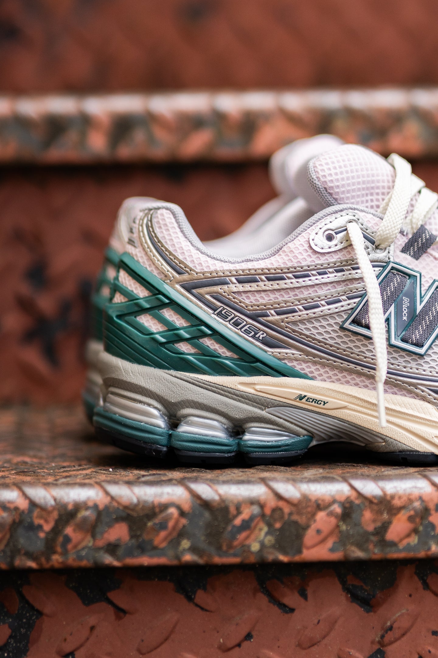 New Balance 1906R Granite Metallic