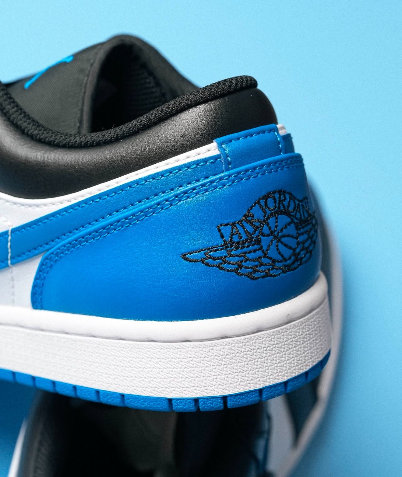 Air Jordan 1 Alternate Royal Toe