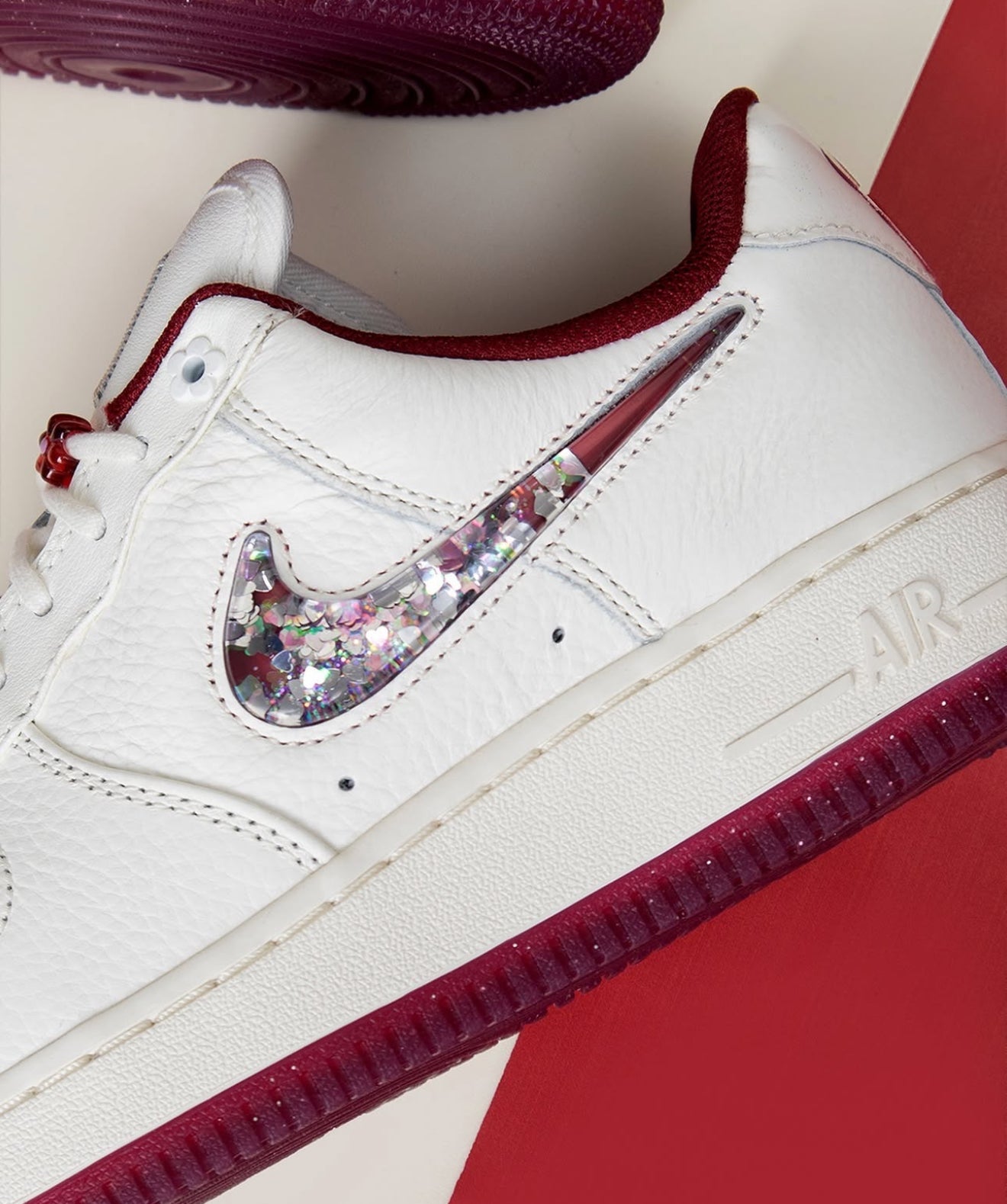 WMNs AirforcE 1 Low '07 SE PRM Valentine's Day (2024)