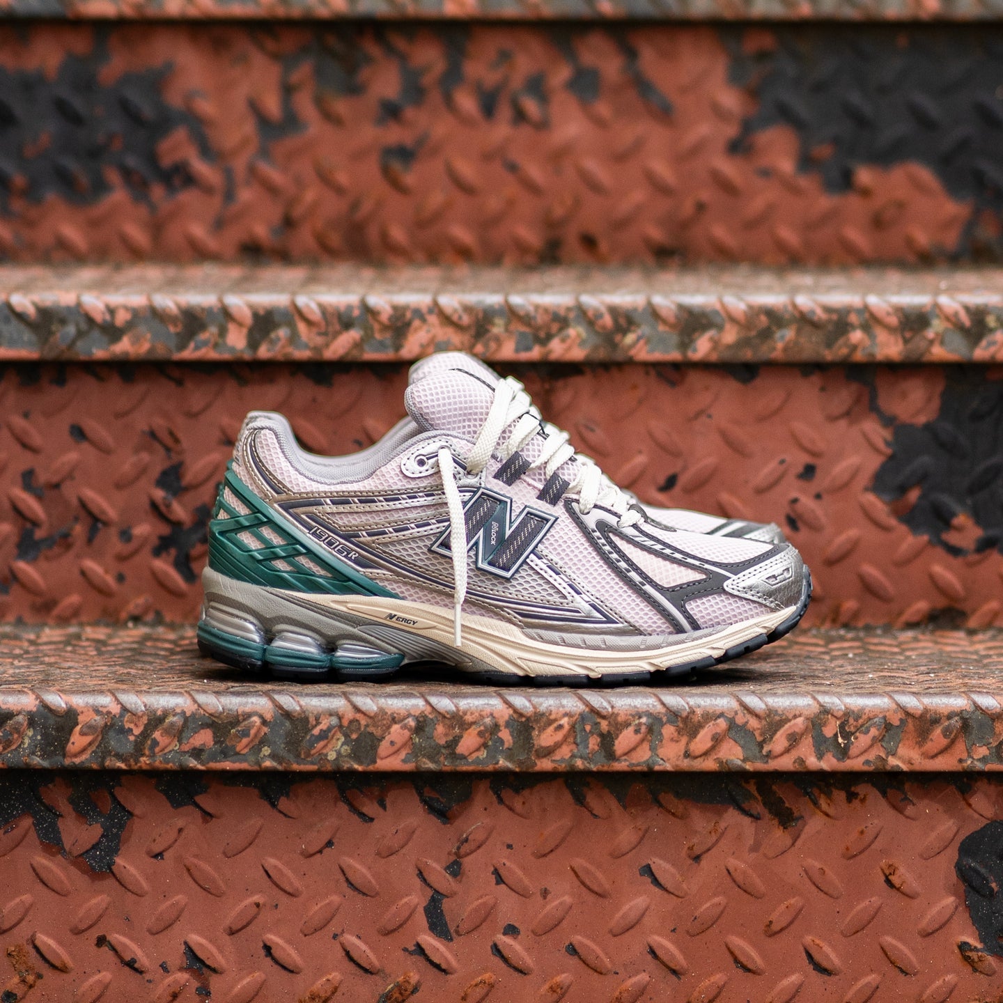 New Balance 1906R Granite Metallic