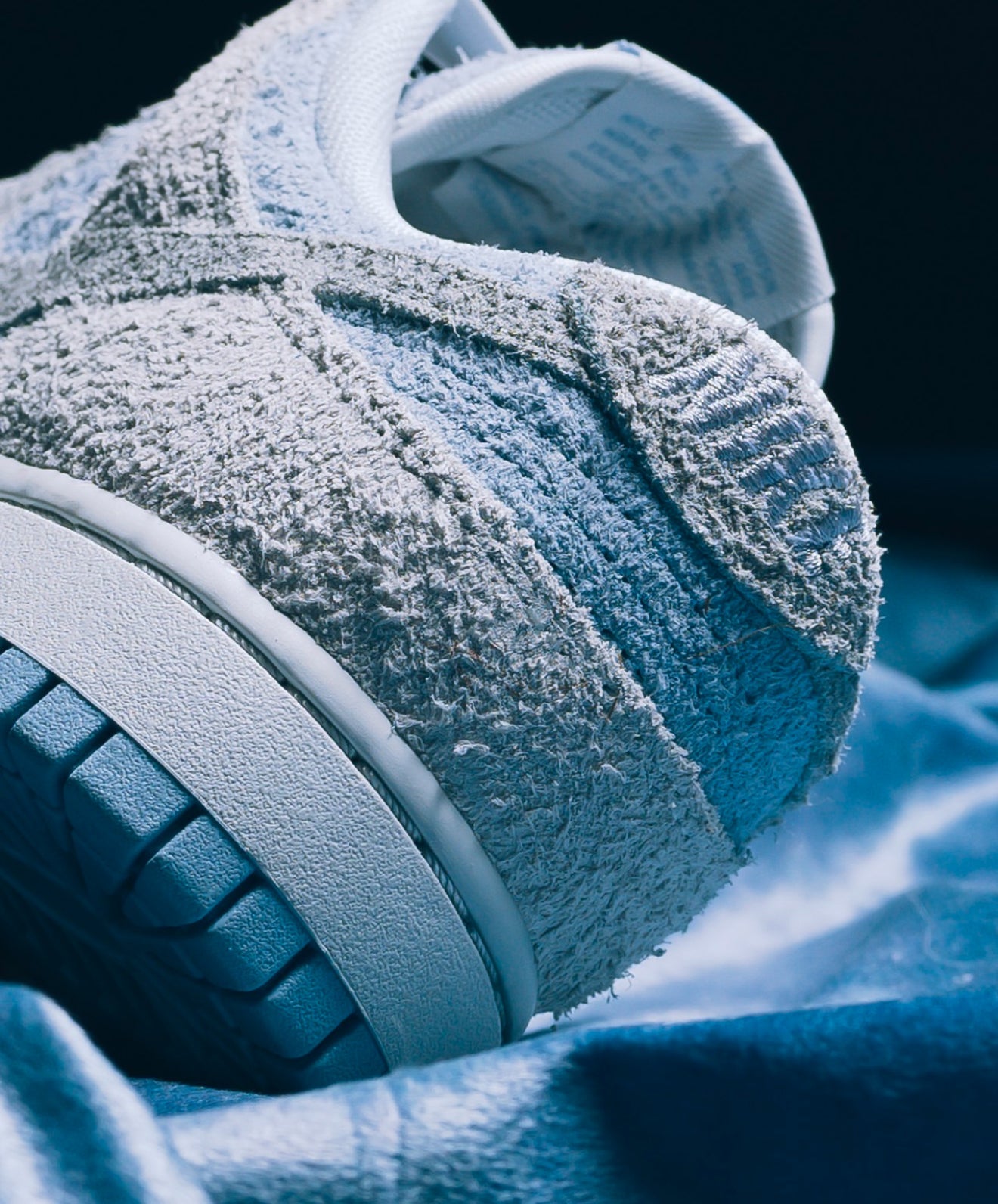 Dunk Low Light Armory Blue Photon Dust