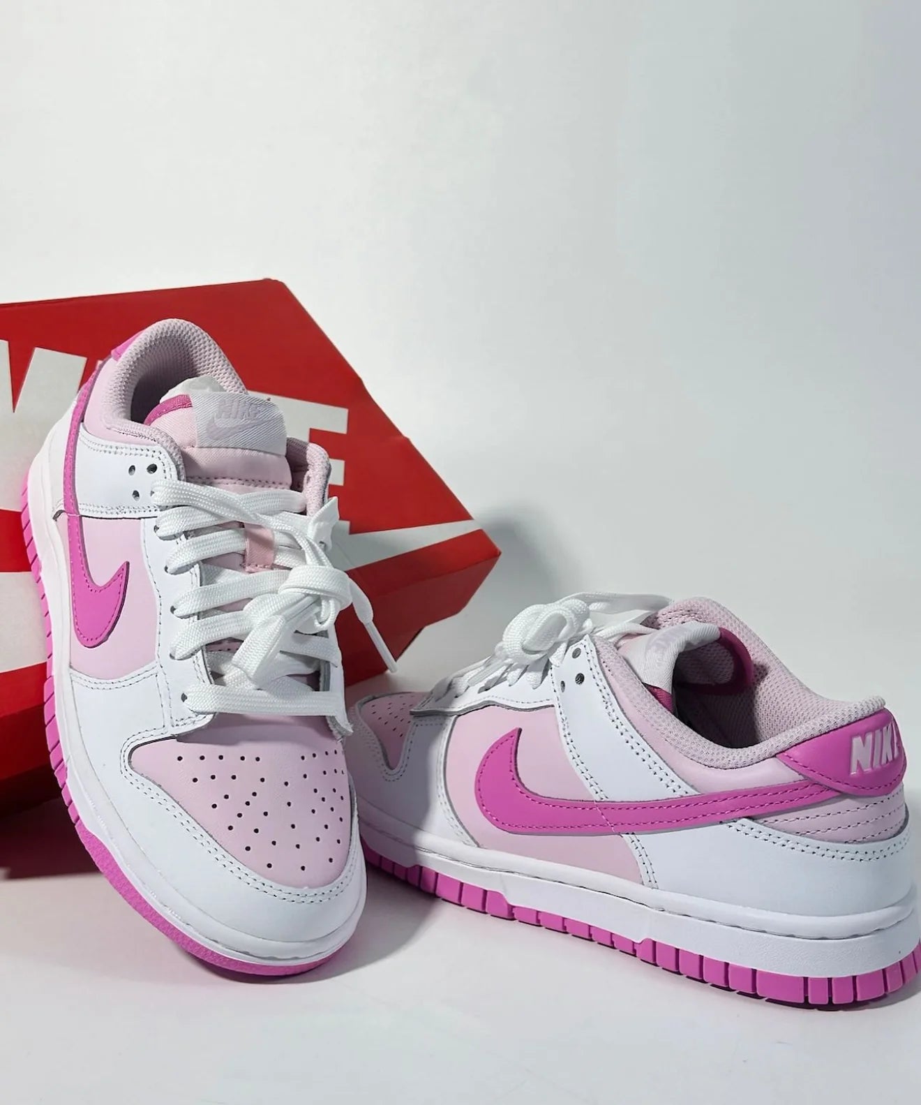 WMNs Dunk Low Pink Foam