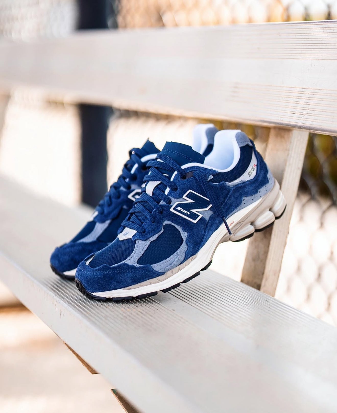 NB Balance 2002R Protection Pack Navy Grey