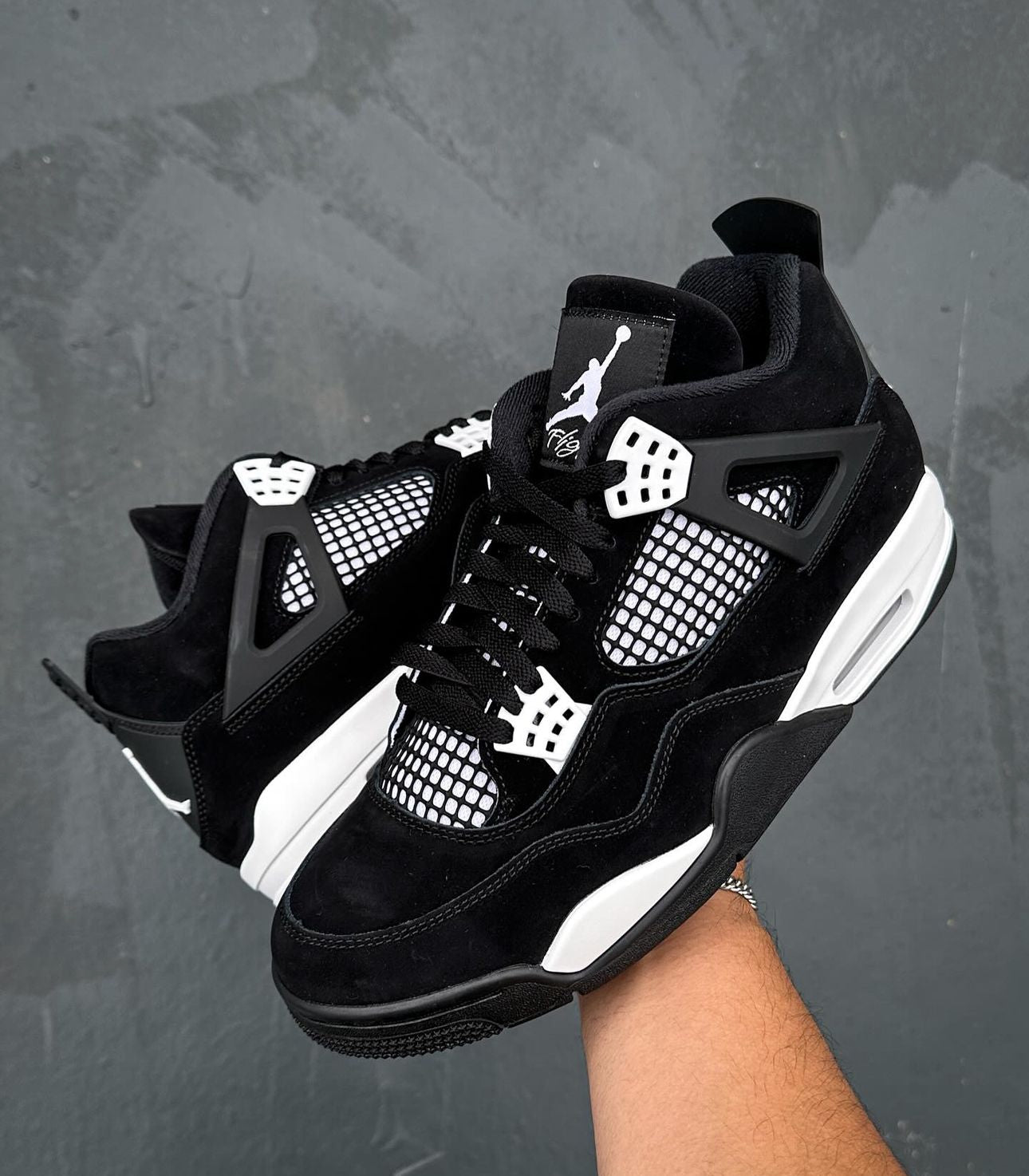 Air Jordan 4 White Thunder