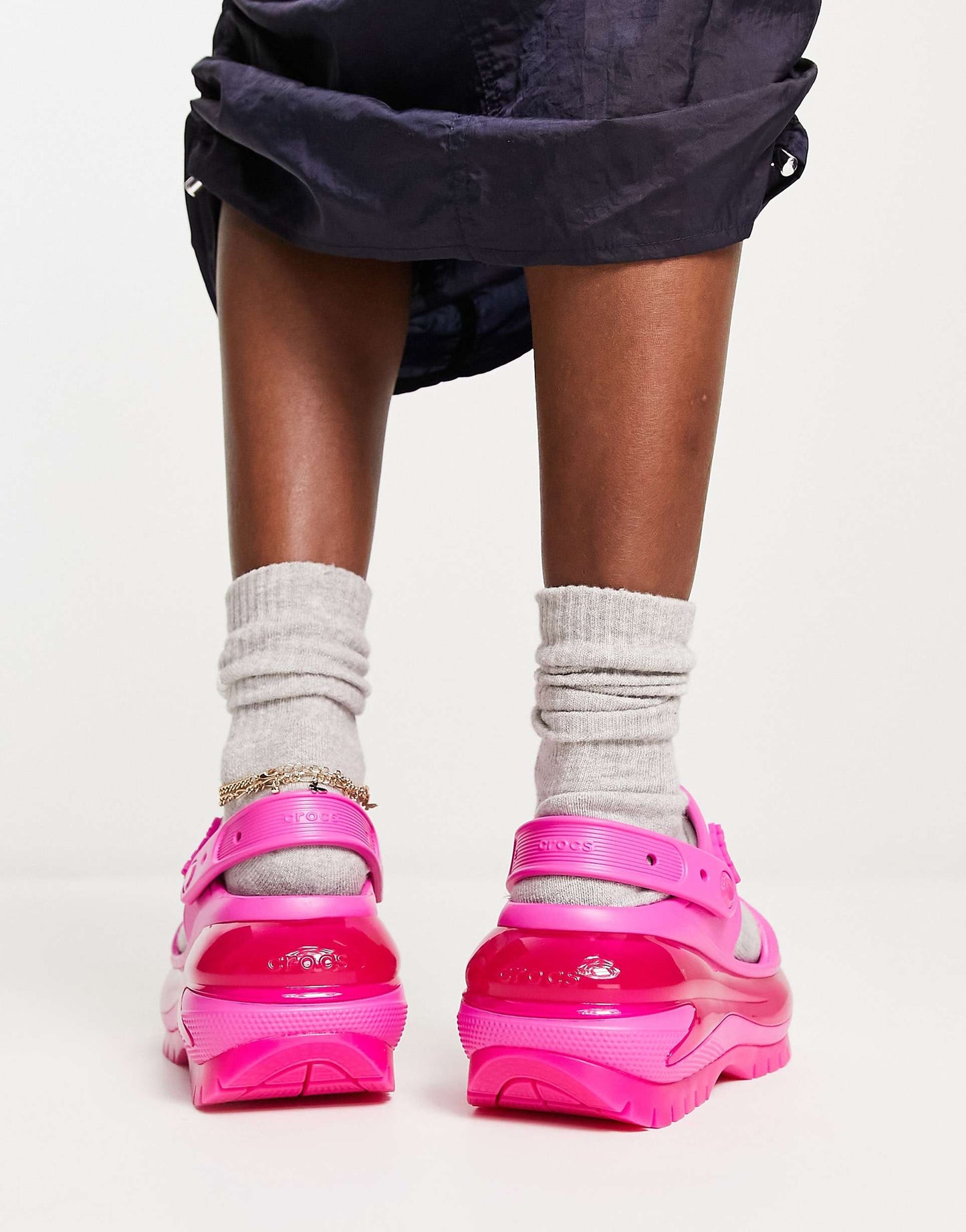 WMNs Crocs Mega Crush Sandal Pink